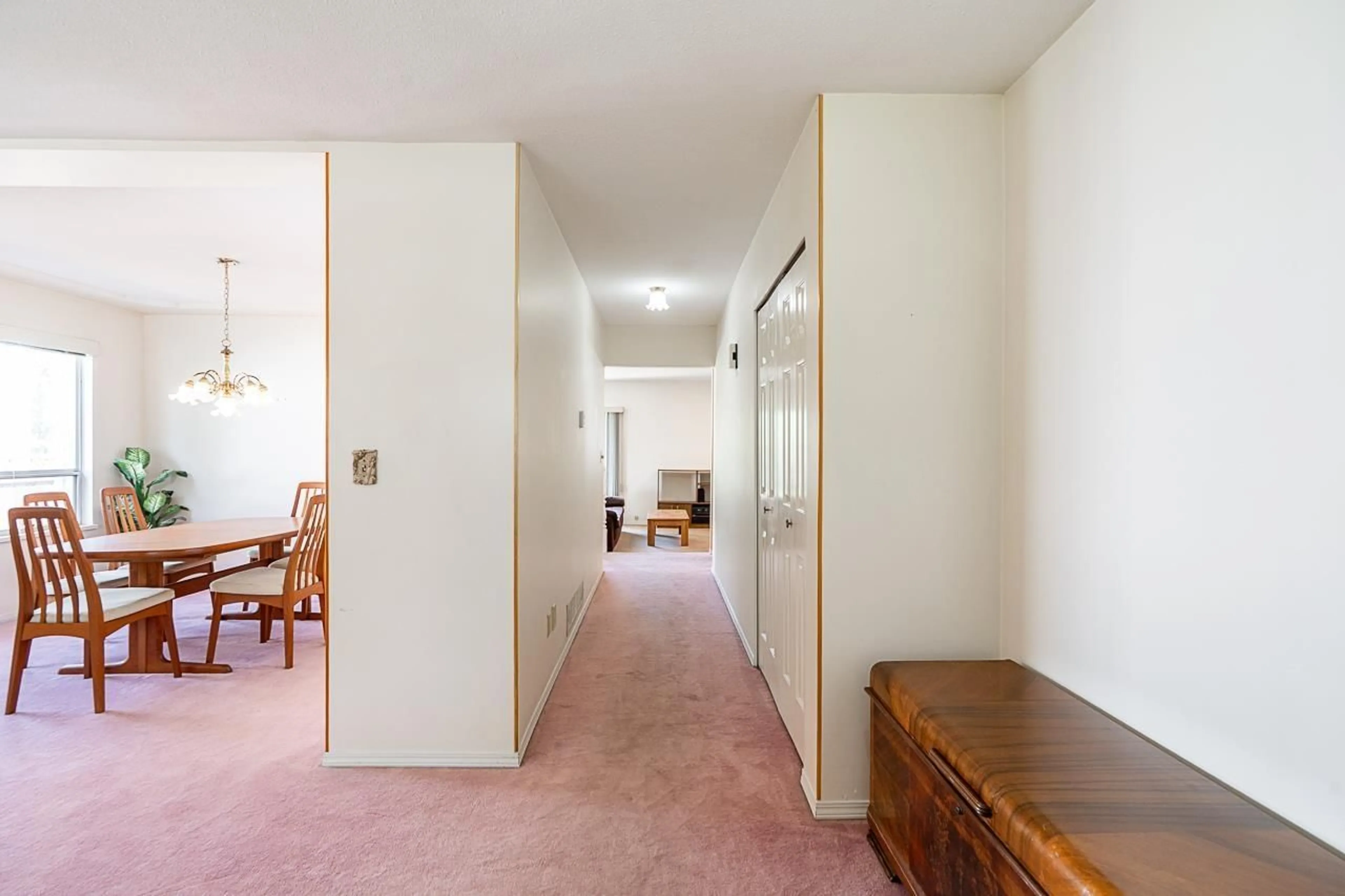 Indoor foyer for 5880 169 STREET, Surrey British Columbia V3S6Z9
