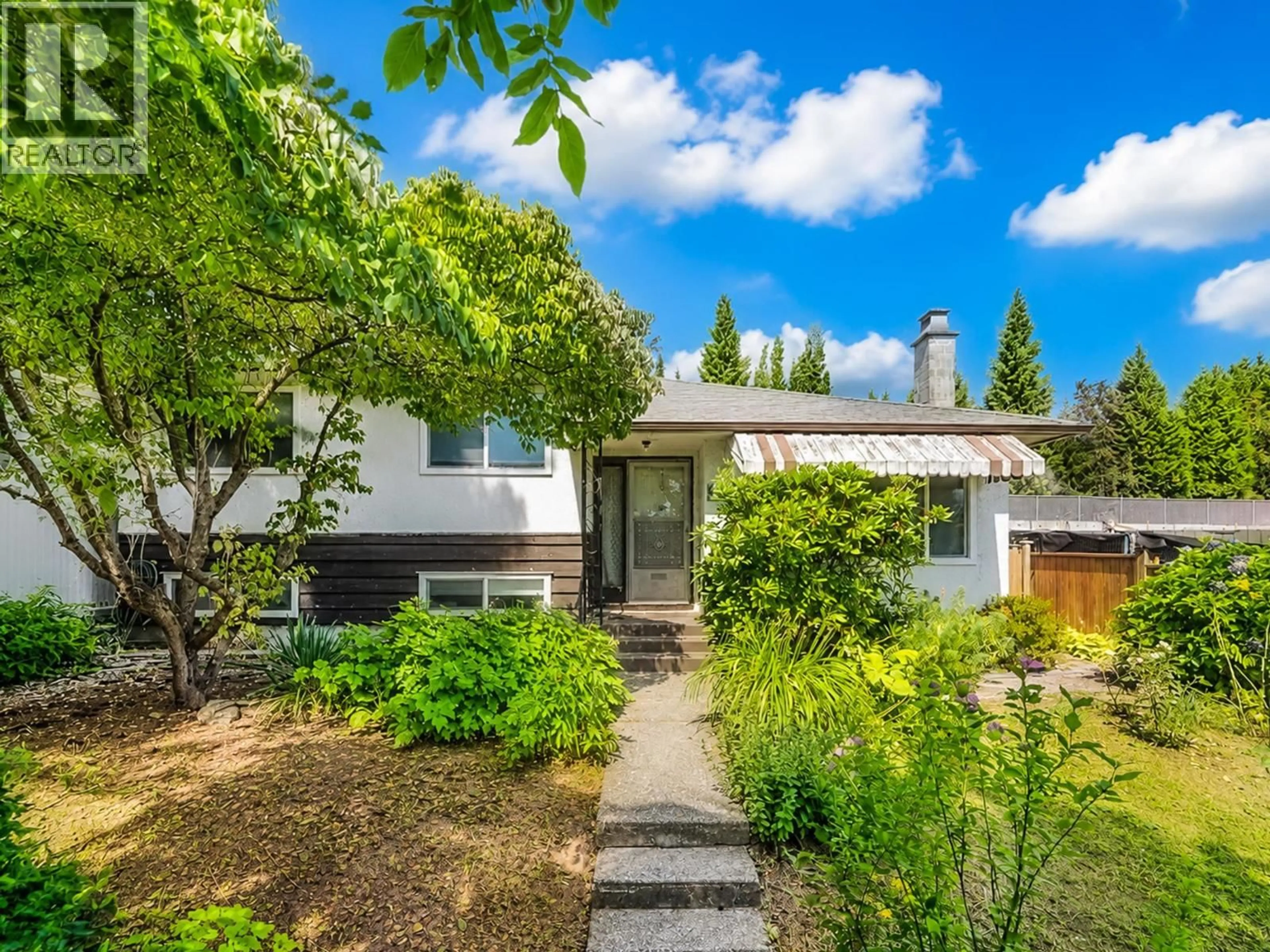 A pic from outside/outdoor area/front of a property/back of a property/a pic from drone, street for 8259 10TH AVENUE, Burnaby British Columbia V3N2S6