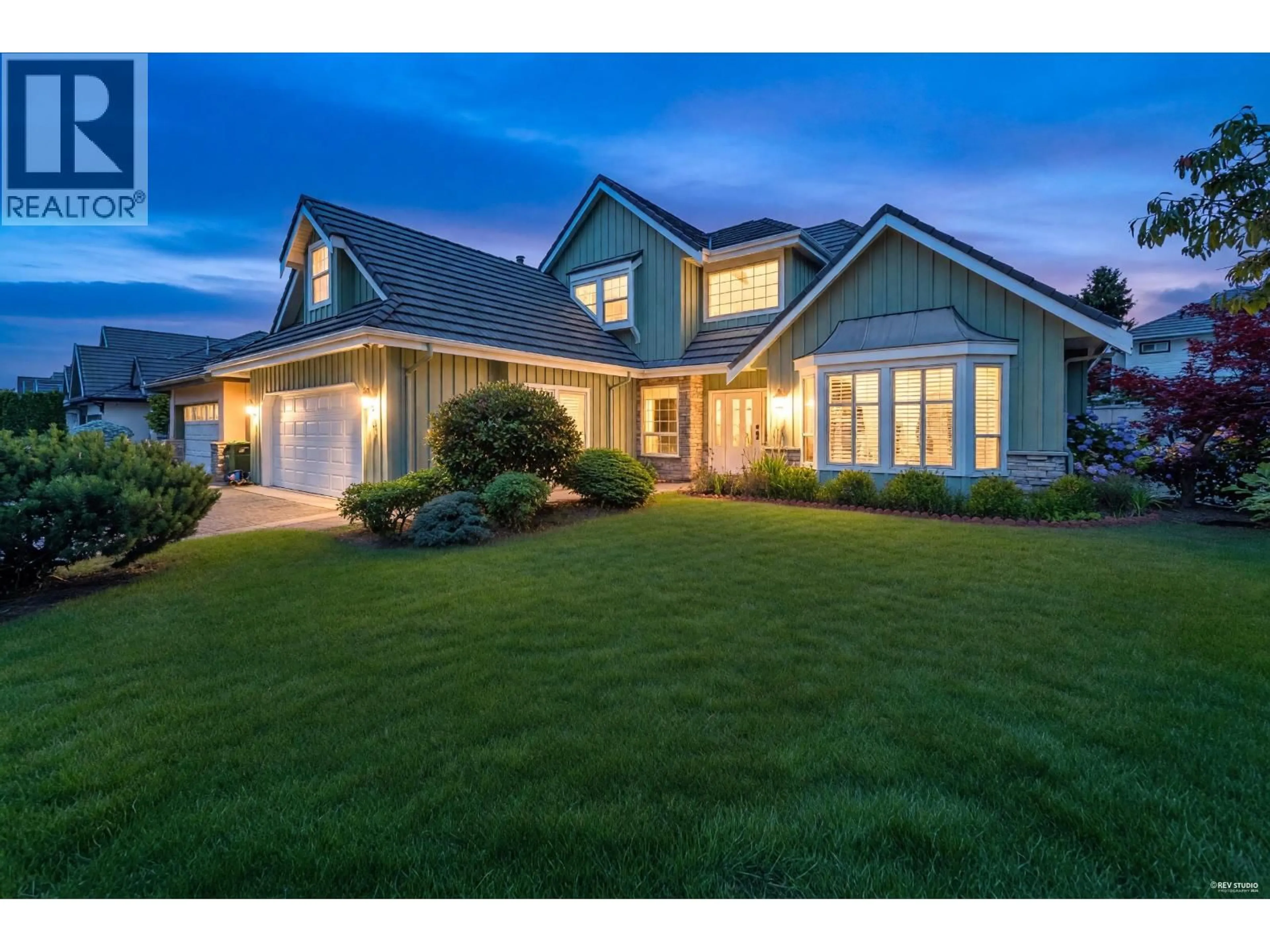Home with vinyl exterior material, street for 6231 DUNSMUIR CRESCENT, Richmond British Columbia V7C5R6