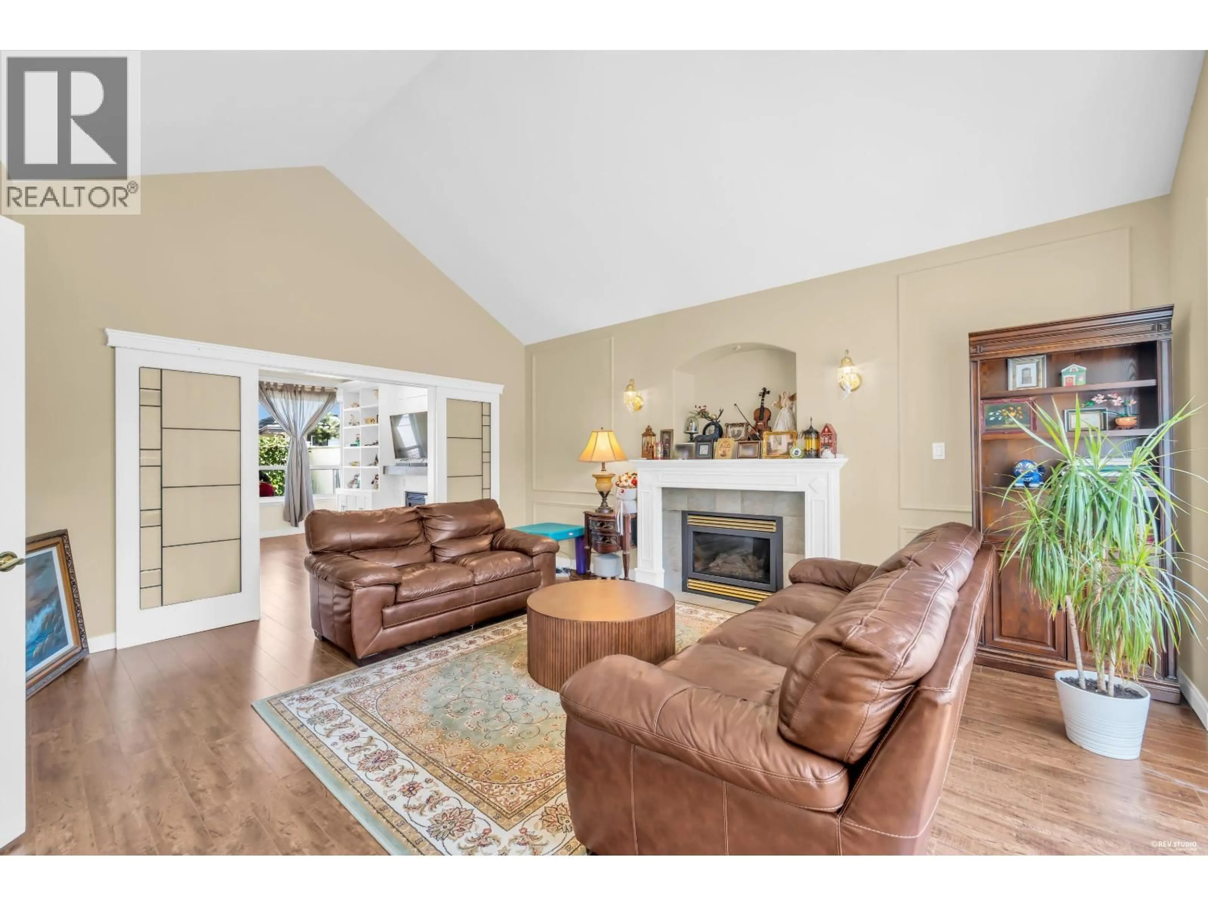 Living room with furniture, unknown for 6231 DUNSMUIR CRESCENT, Richmond British Columbia V7C5R6