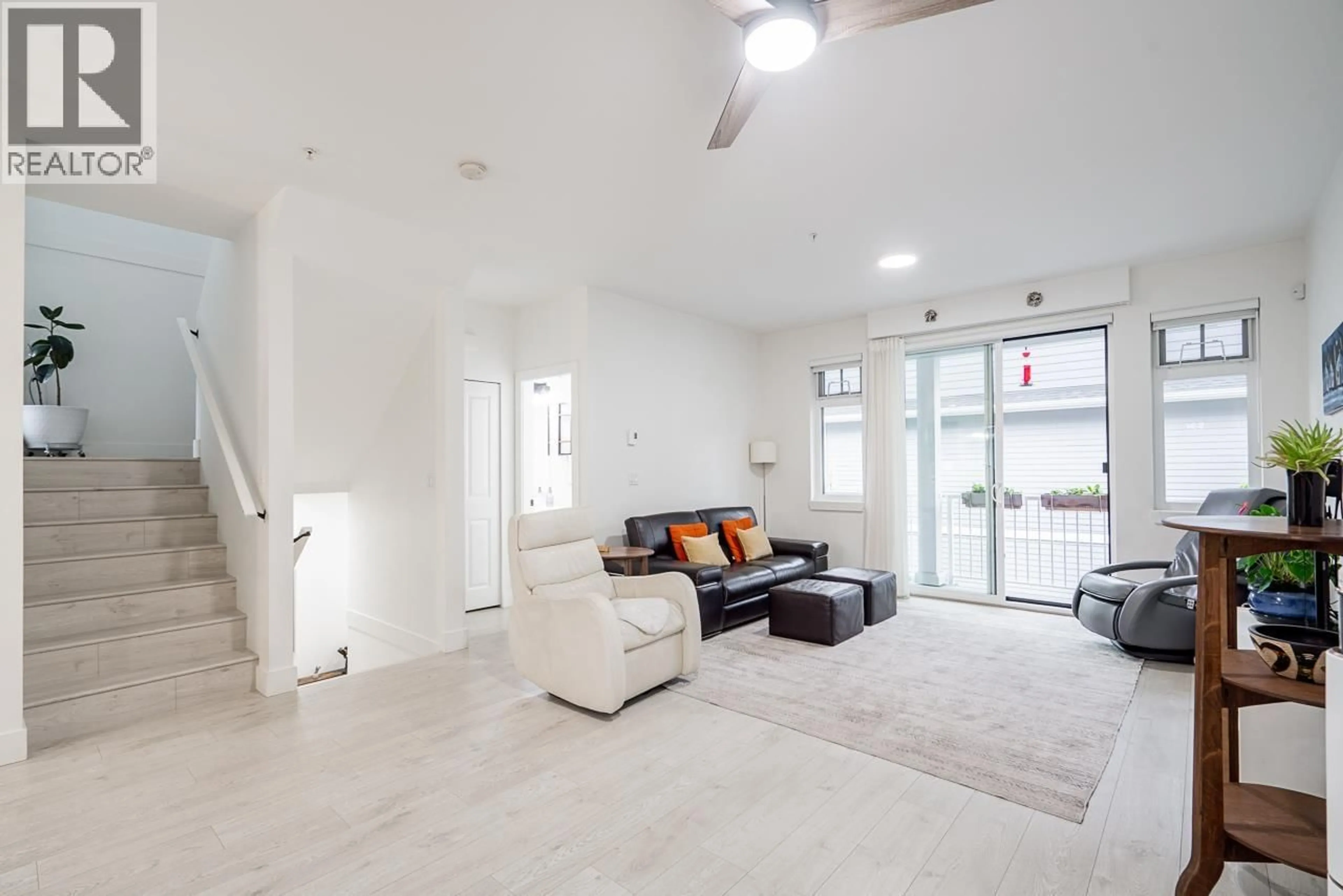 Living room with furniture, unknown for 4 - 789 OTA AVENUE, New Westminster British Columbia V3M0M7