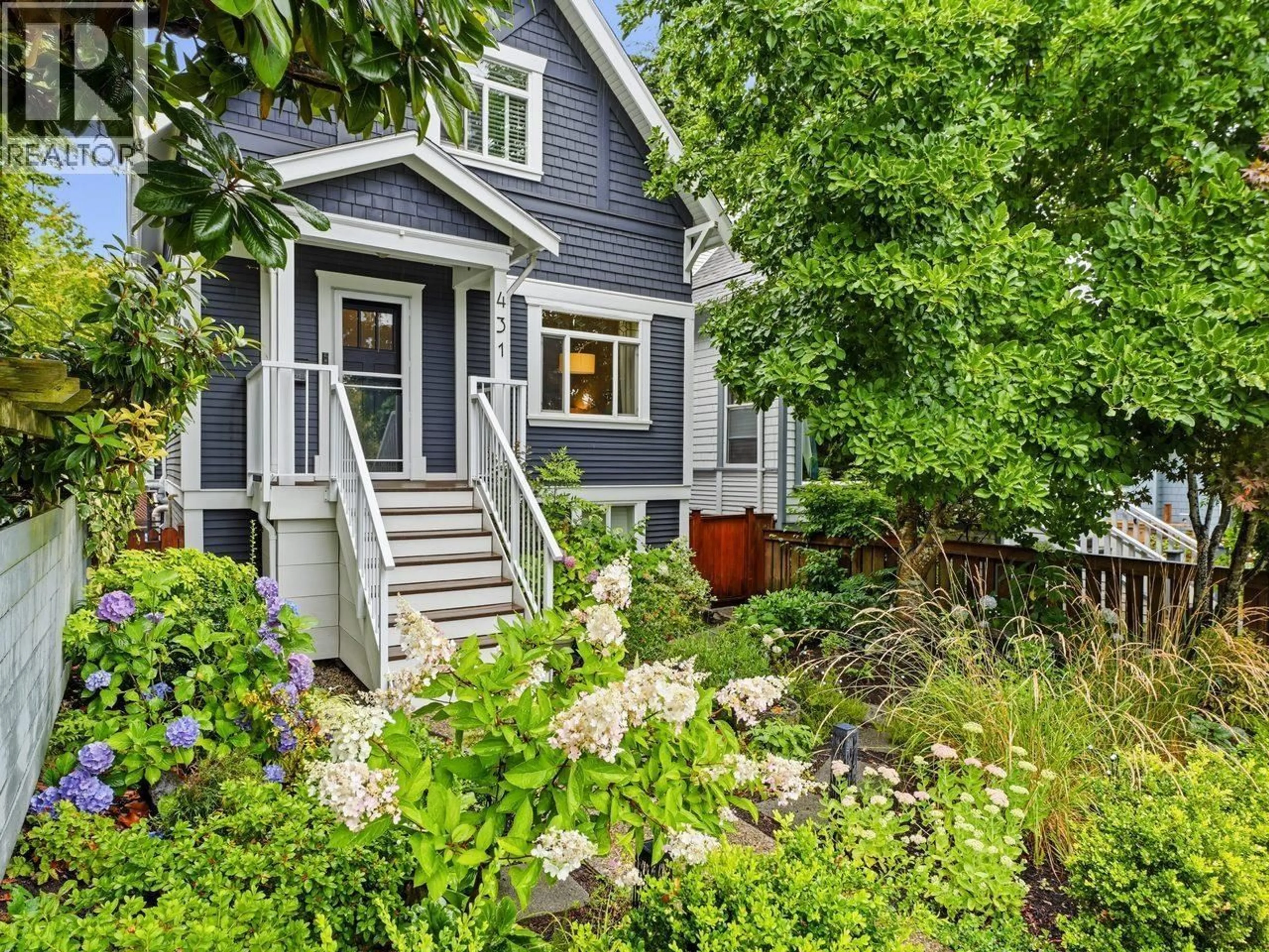Home with vinyl exterior material, street for 431 23RD AVENUE, Vancouver British Columbia V5V1X7