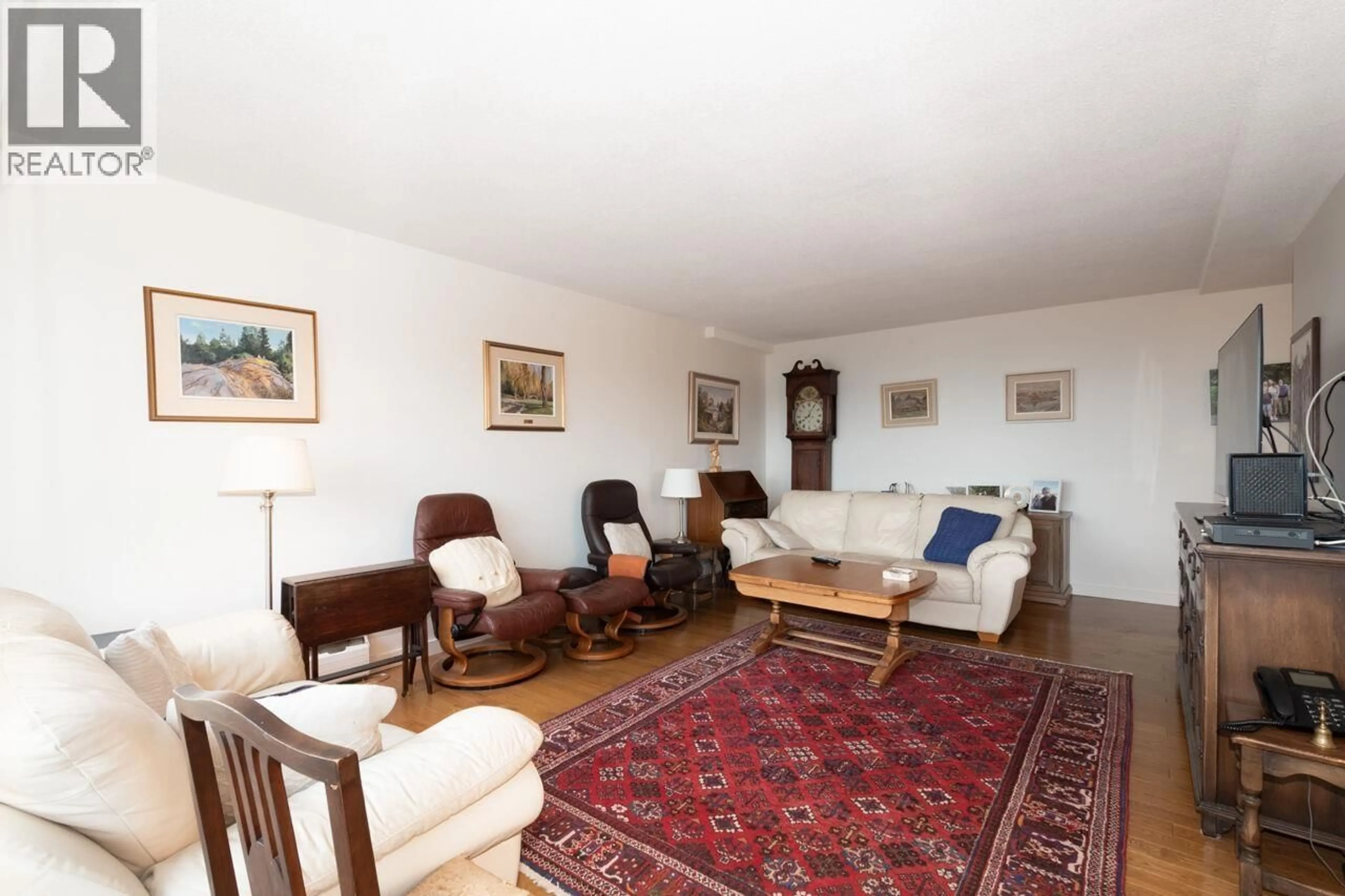 Living room with furniture, unknown for 503 - 1730 DUCHESS AVENUE, West Vancouver British Columbia V7V1P9