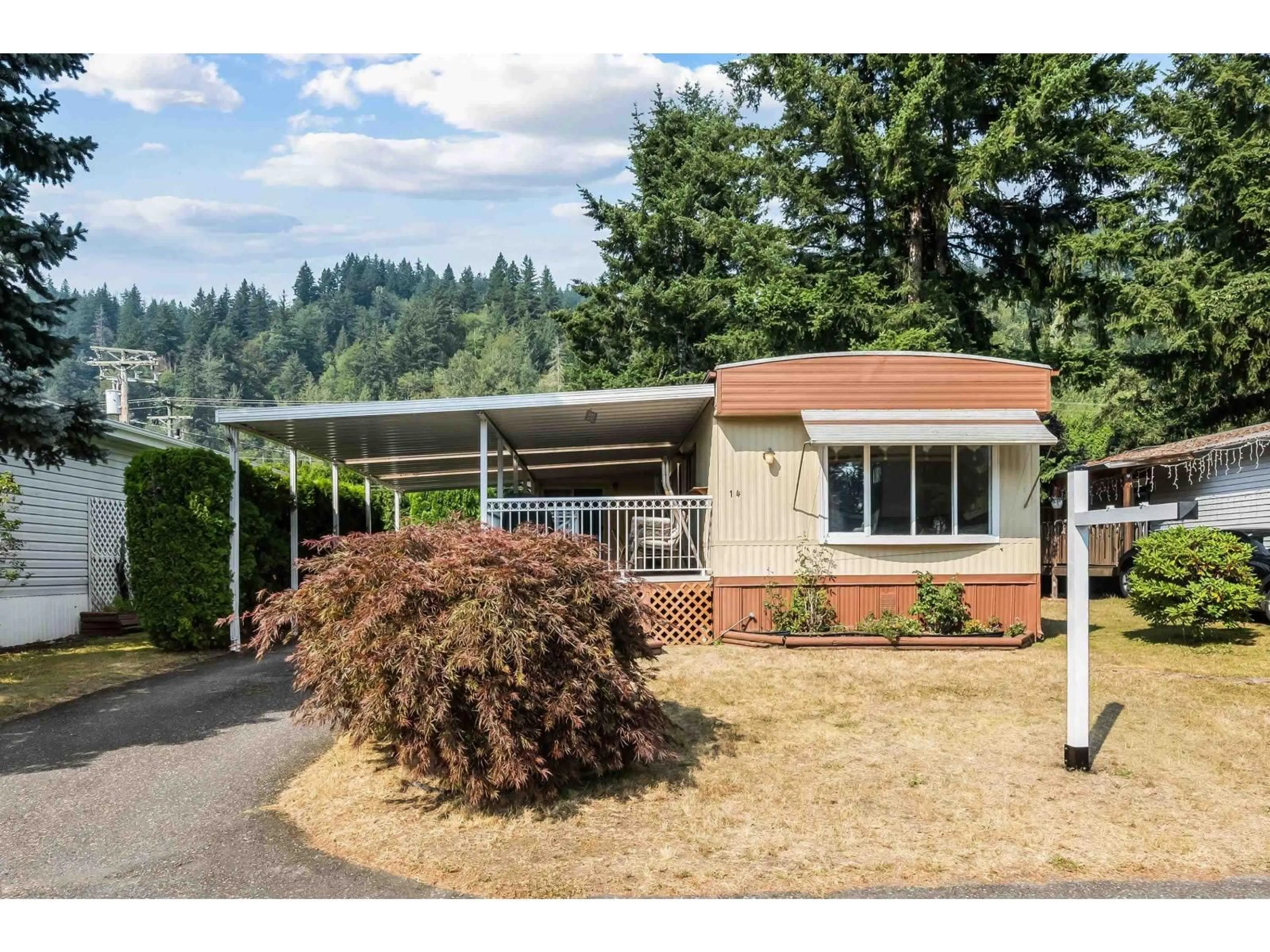Home with vinyl exterior material, mountain view for 14 - 46484 CHILLIWACK LAKE ROAD, Chilliwack British Columbia V2R3R7