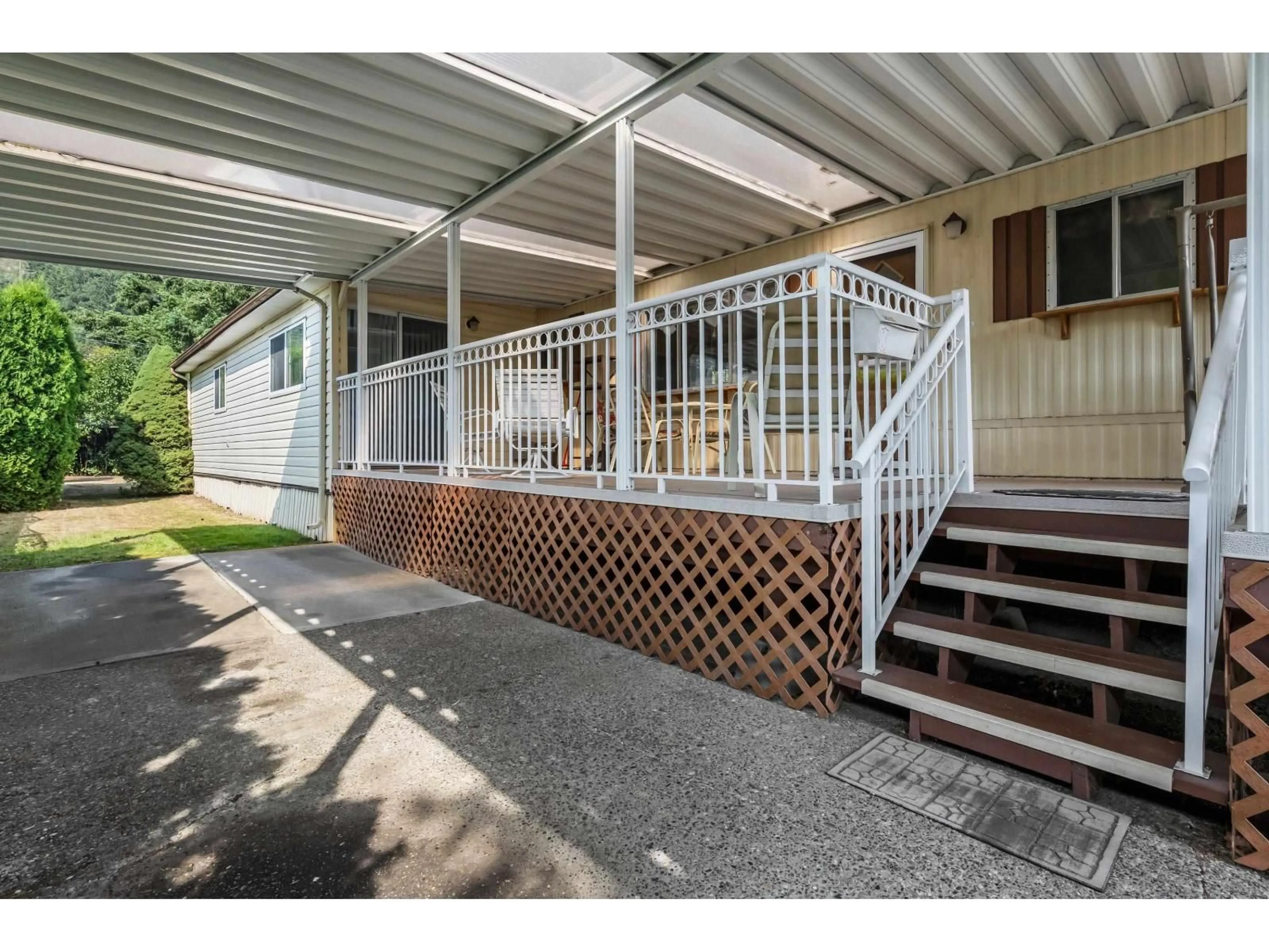 Patio, street for 14 - 46484 CHILLIWACK LAKE ROAD, Chilliwack British Columbia V2R3R7