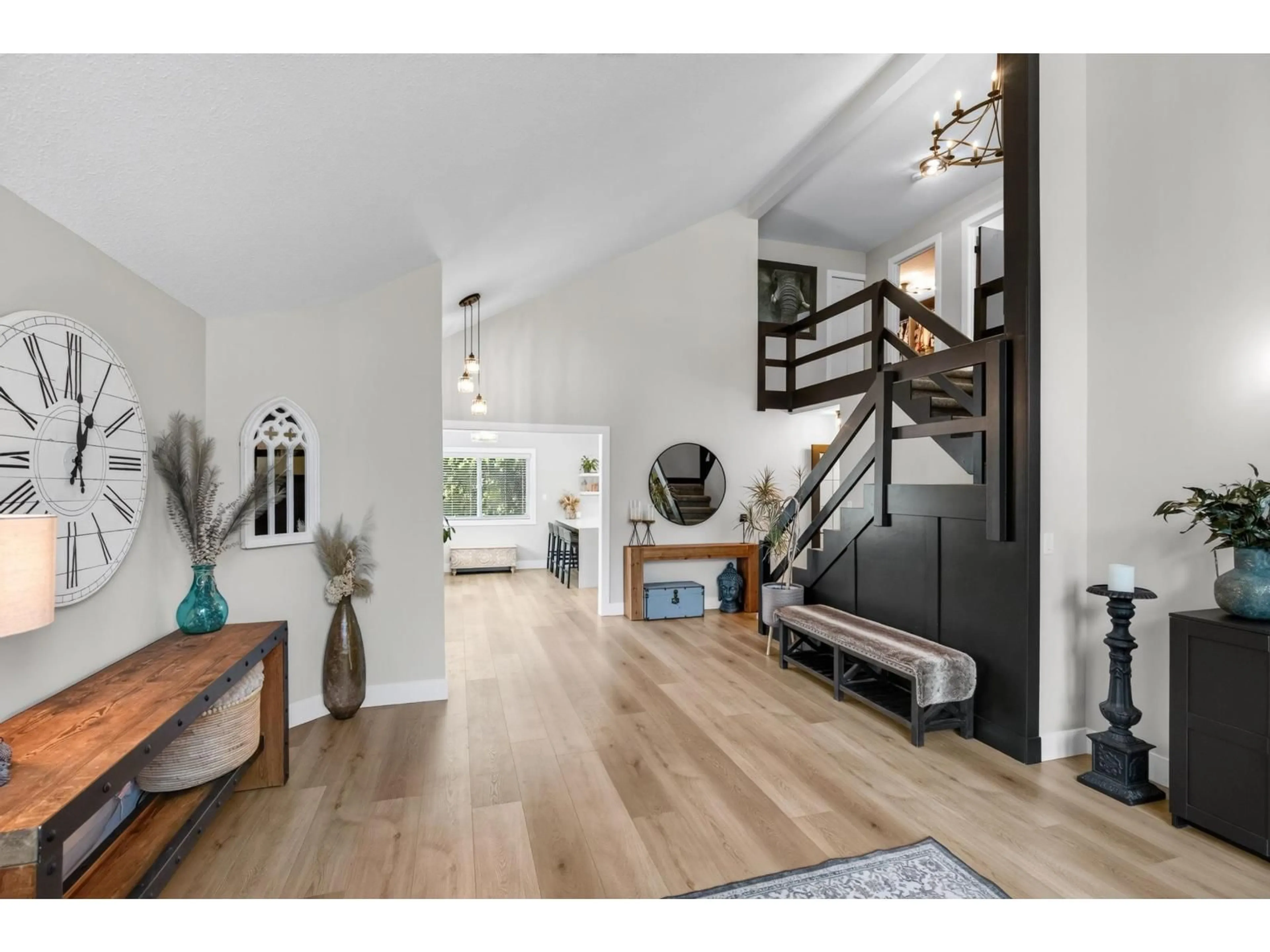 Indoor entryway for 4353 198 STREET, Langley British Columbia V3A1E5