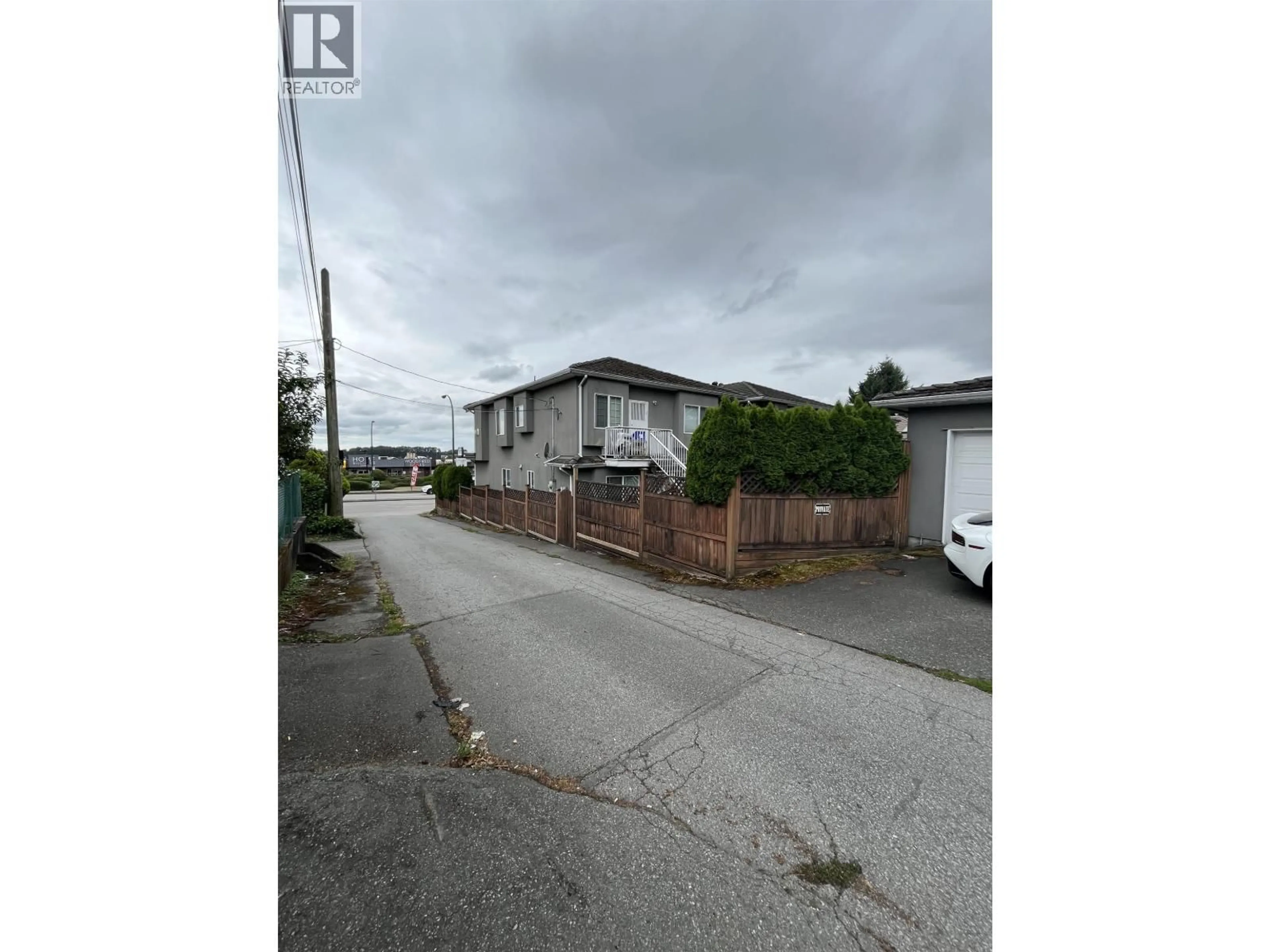 Unknown for 1689 MARINE DRIVE, Vancouver British Columbia V5P2R5