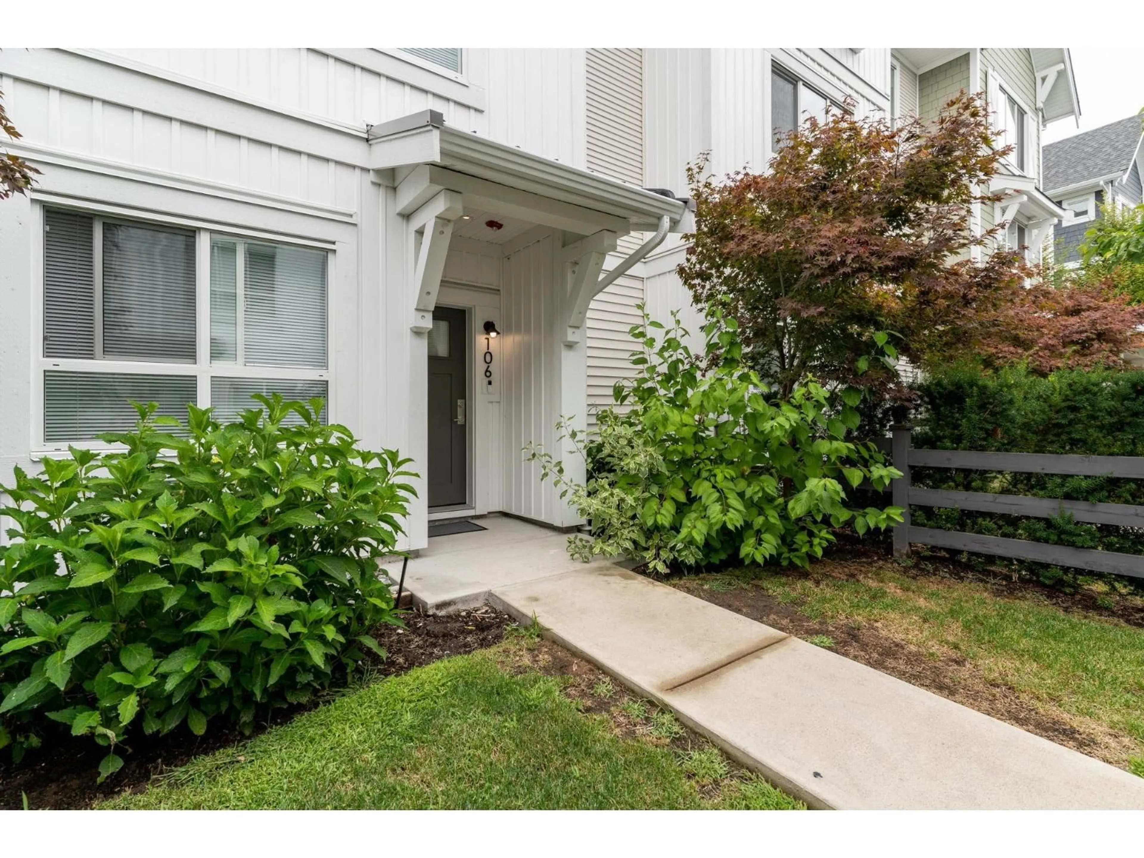 Indoor entryway for 106 - 8335 NELSON STREET, Mission British Columbia V4S0E4