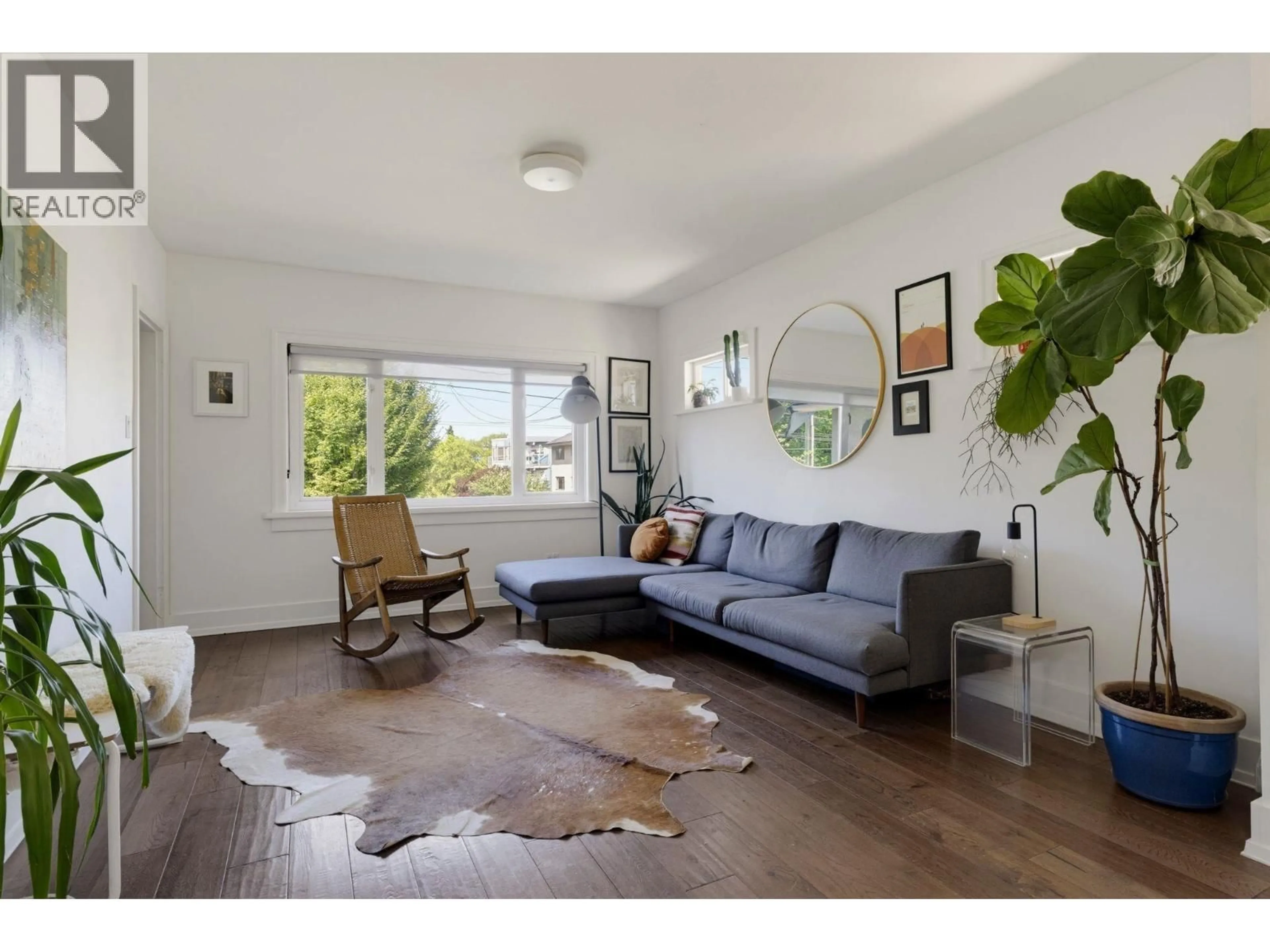 Living room with furniture, unknown for 268 NANAIMO STREET, Vancouver British Columbia V5L3G4