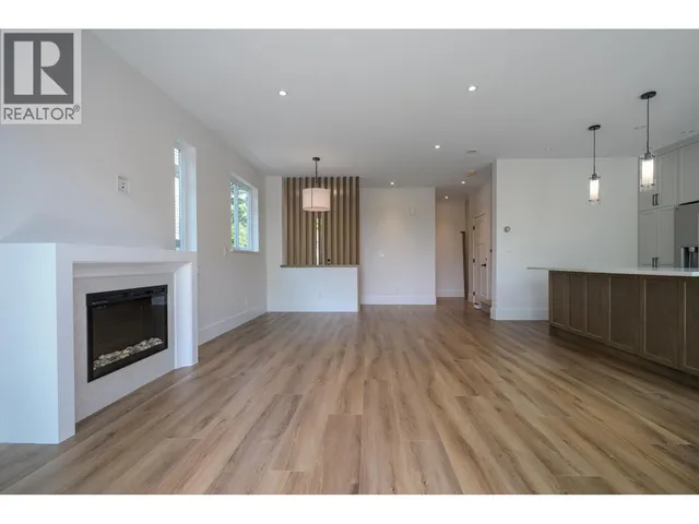 4884 42A AVENUE, Delta 5
