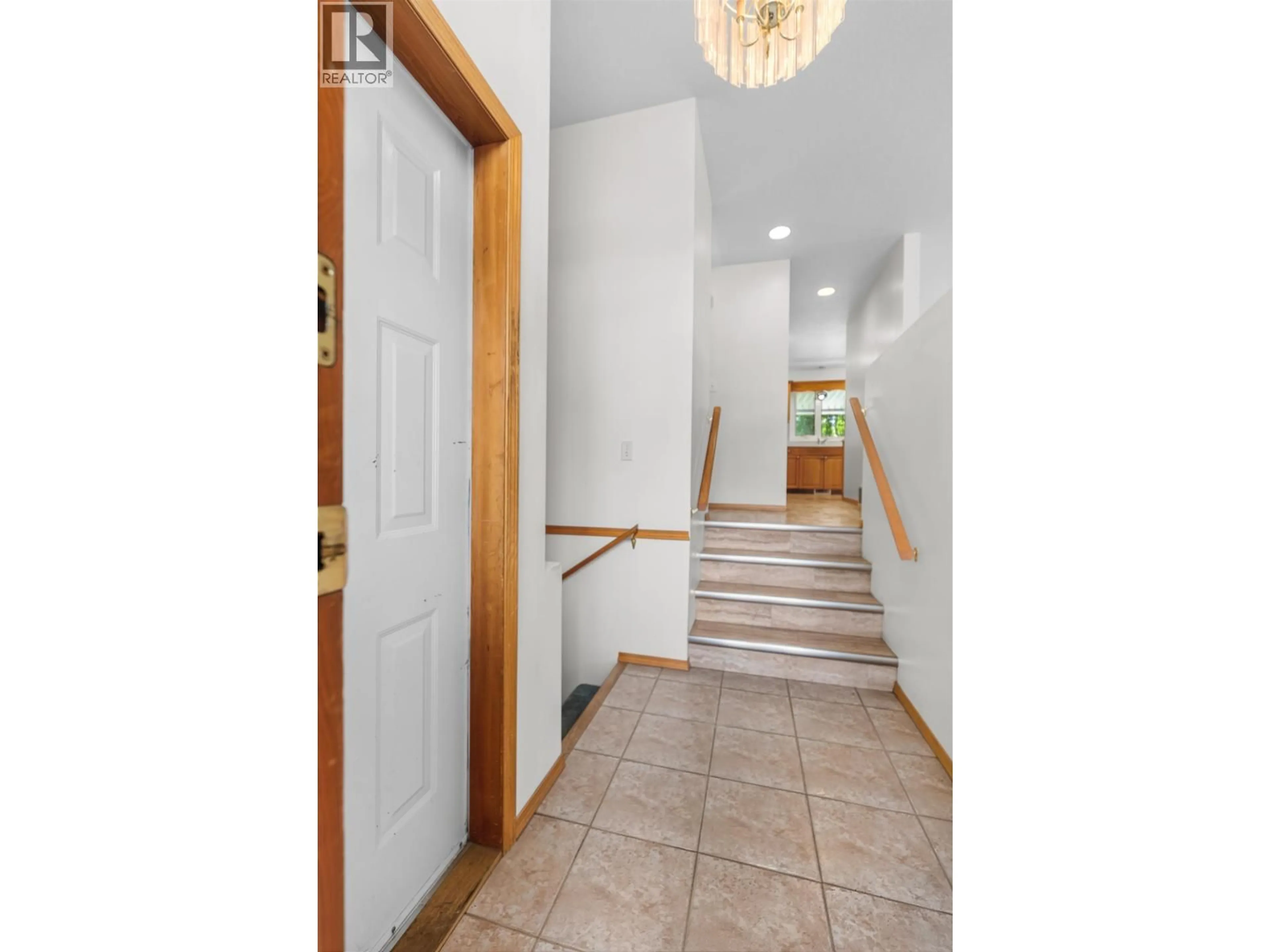 Indoor foyer for 4431 WHEELER ROAD, Prince George British Columbia V2N5H4