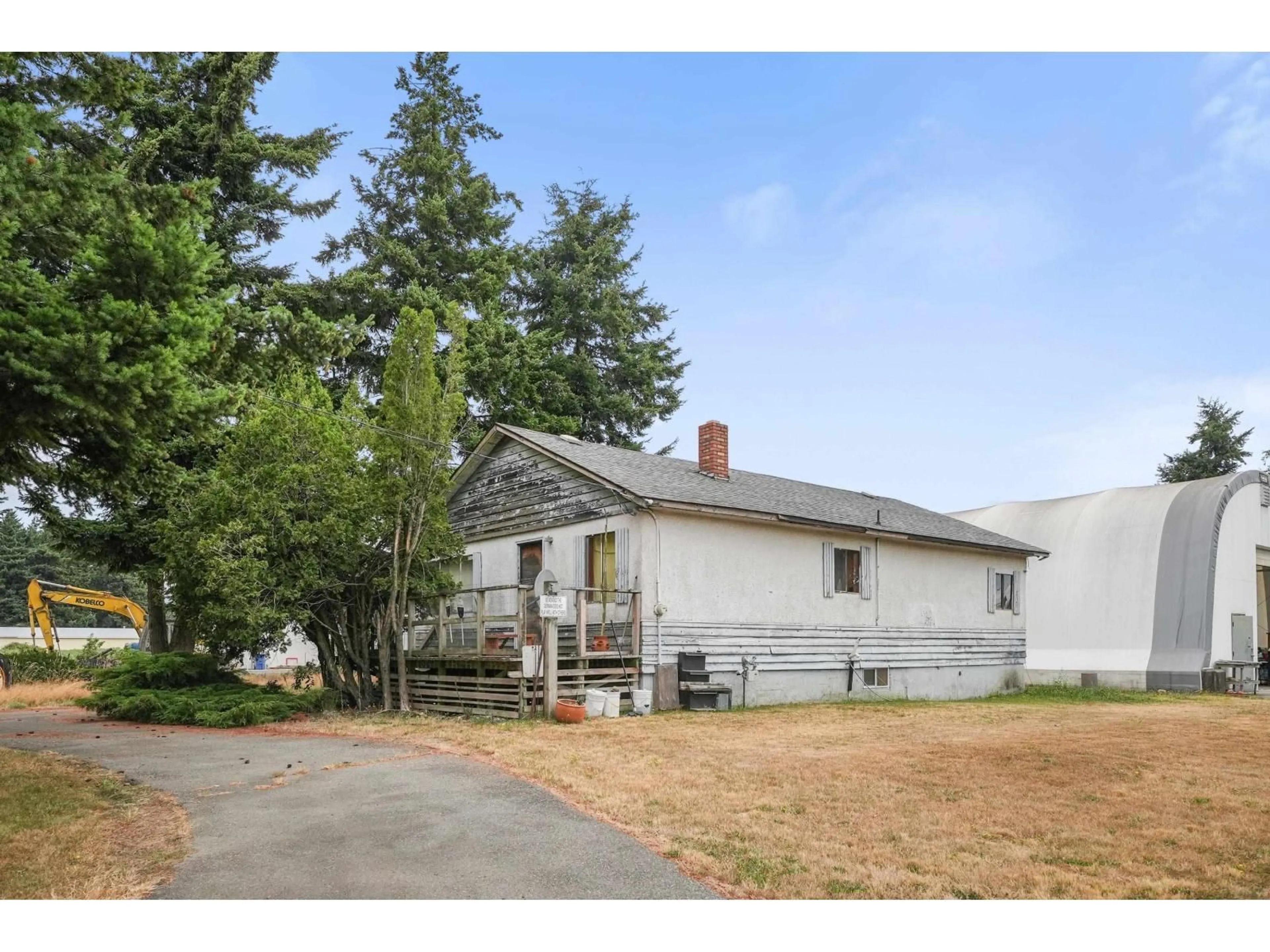 A pic from outside/outdoor area/front of a property/back of a property/a pic from drone, building for 1414 TRACEY STREET, Abbotsford British Columbia V2T6G3