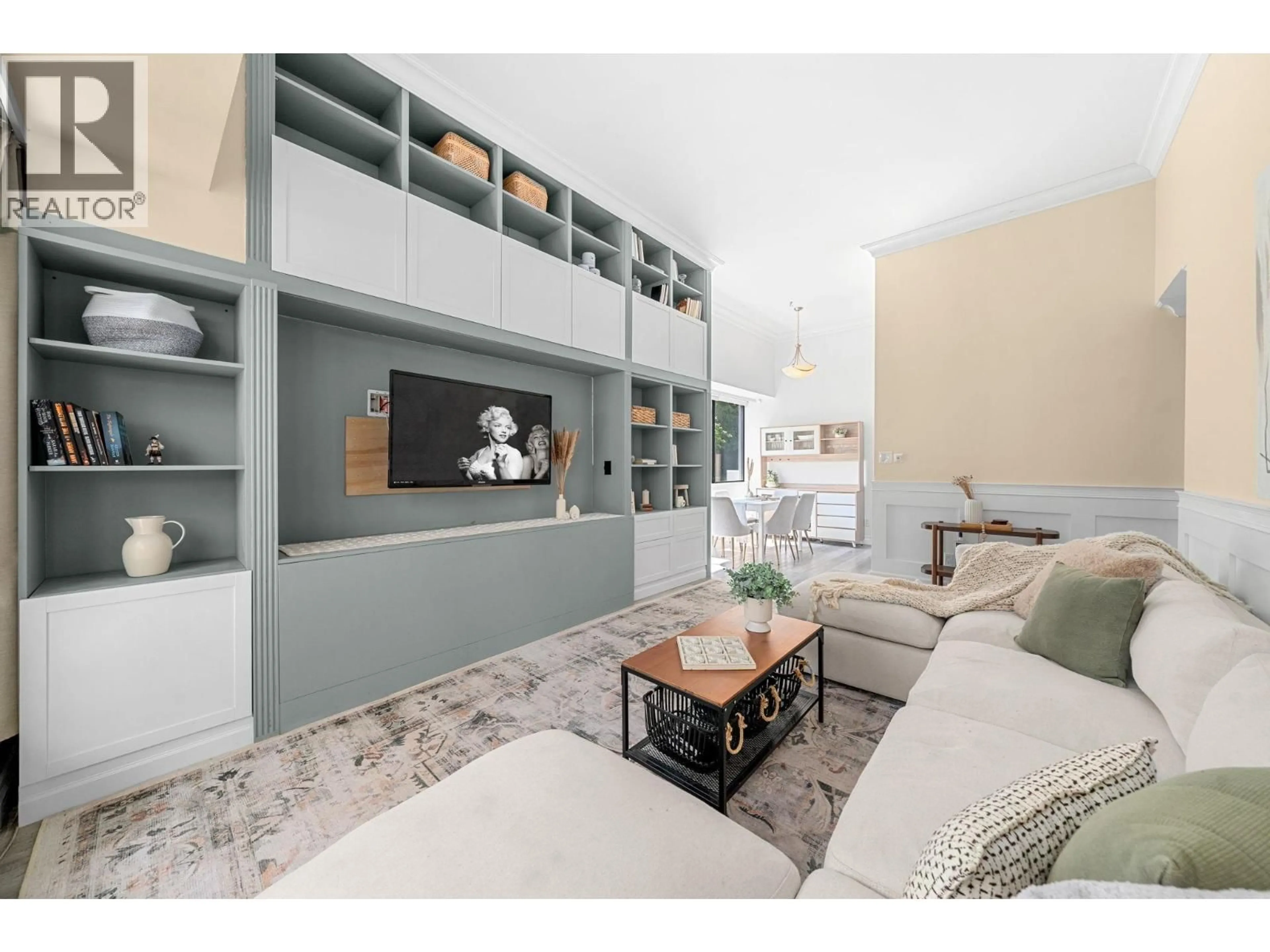Living room with furniture, unknown for 101 - 7235 SALISBURY AVENUE, Burnaby British Columbia V5E4E6