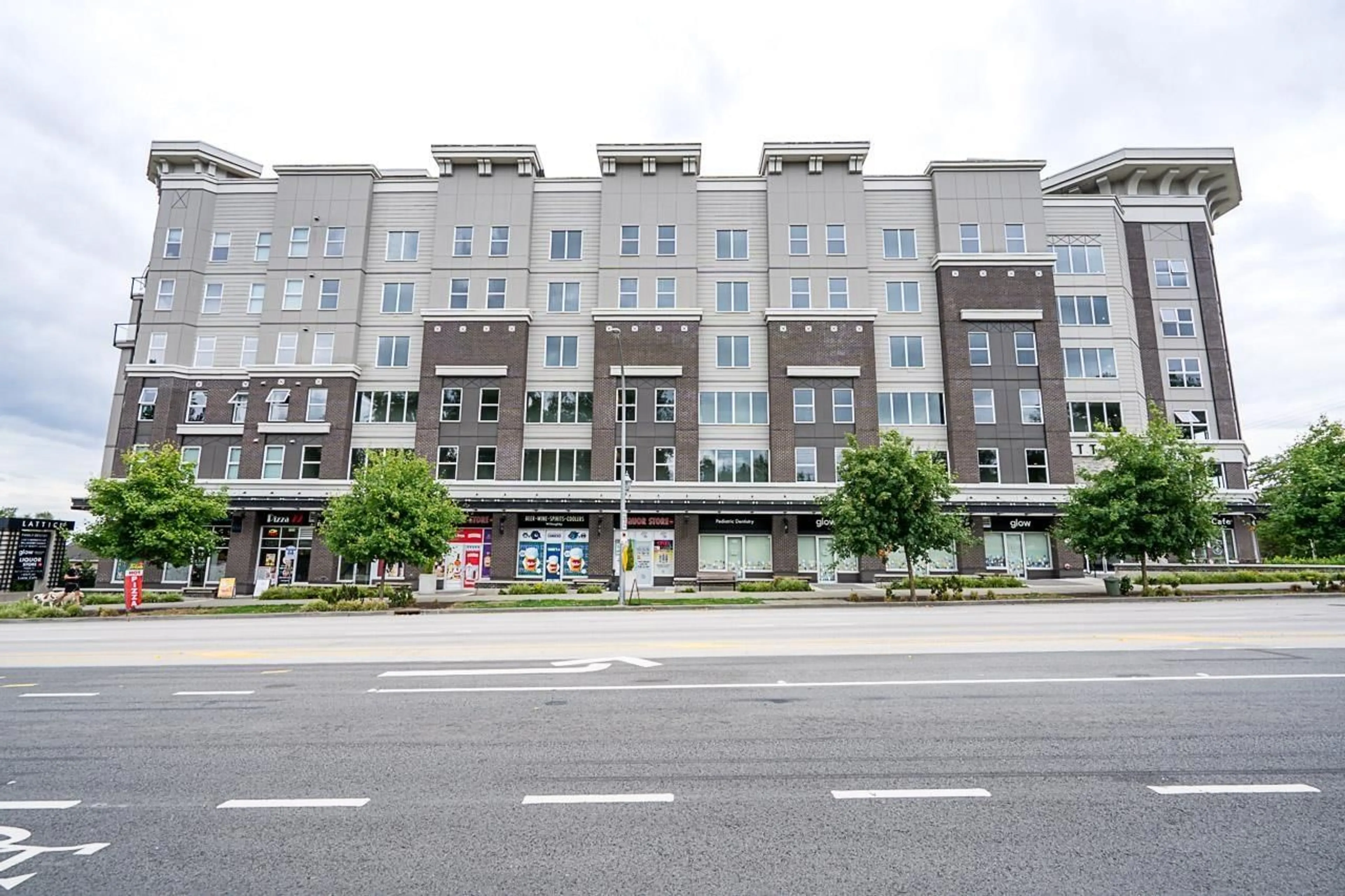 Patio, building for 209 - 20826 72 AVENUE, Langley British Columbia V2Y0Z9