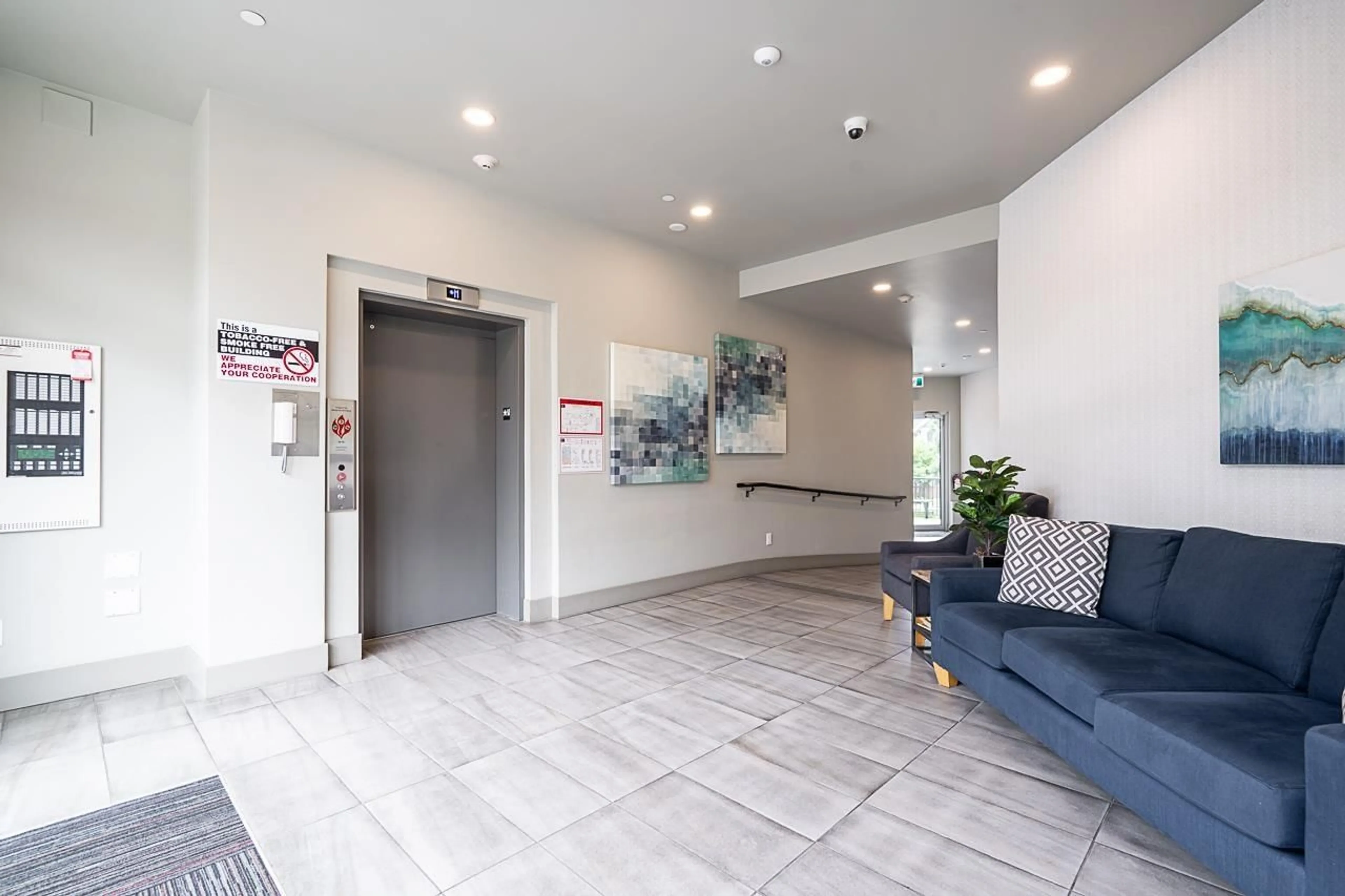 Indoor foyer for 209 - 20826 72 AVENUE, Langley British Columbia V2Y0Z9