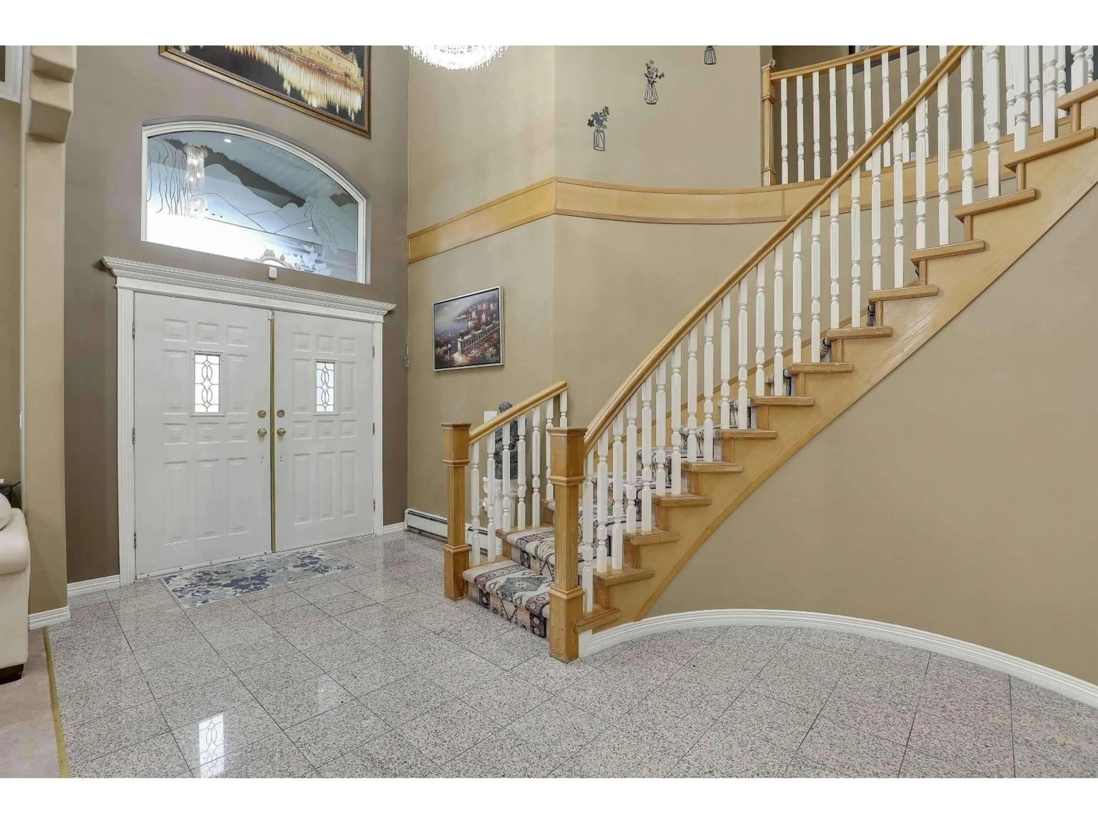 Indoor foyer for 6125 132A STREET, Surrey British Columbia V3X3J6