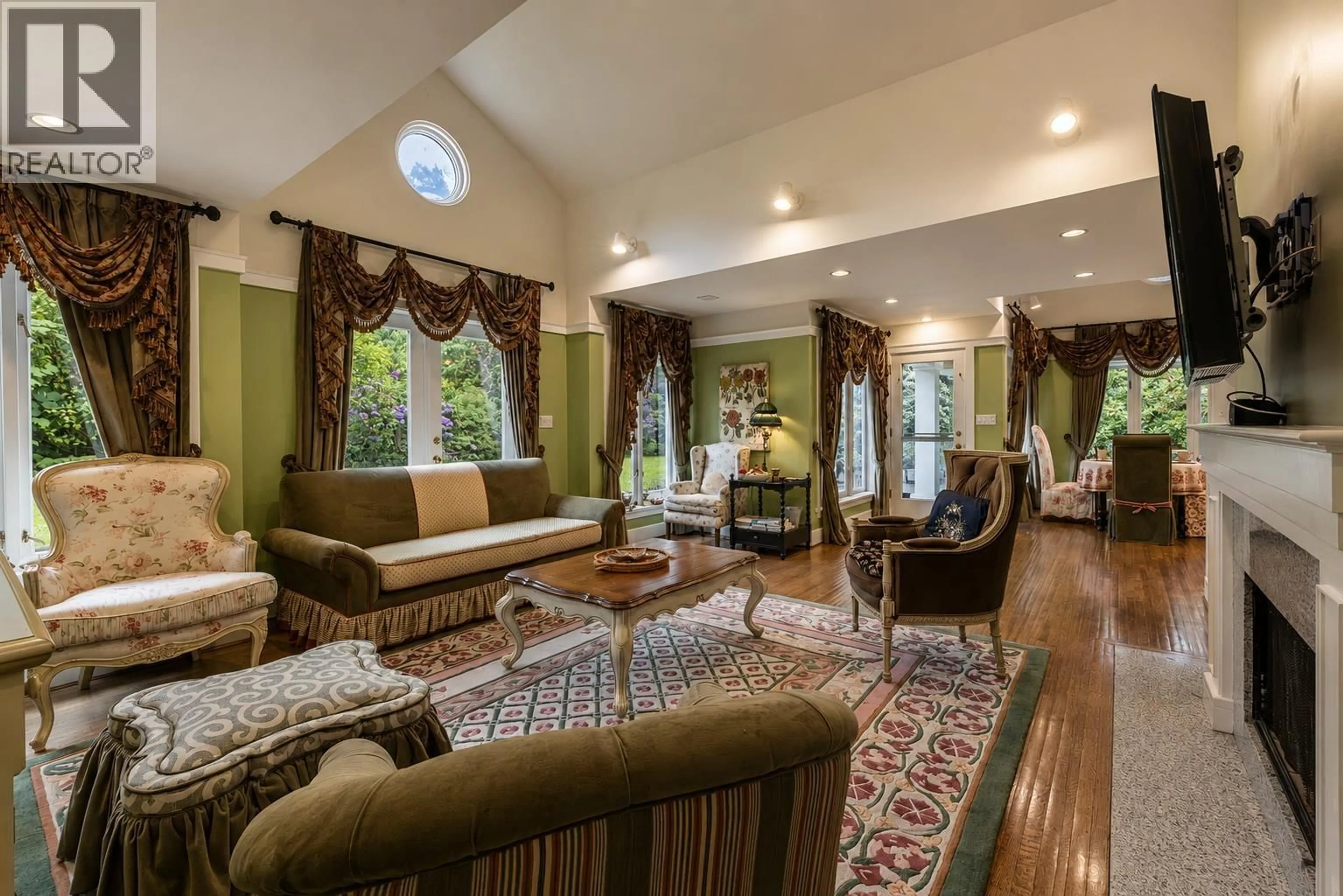 Living room with furniture, unknown for 1588 29TH AVENUE, Vancouver British Columbia V6J2Z2