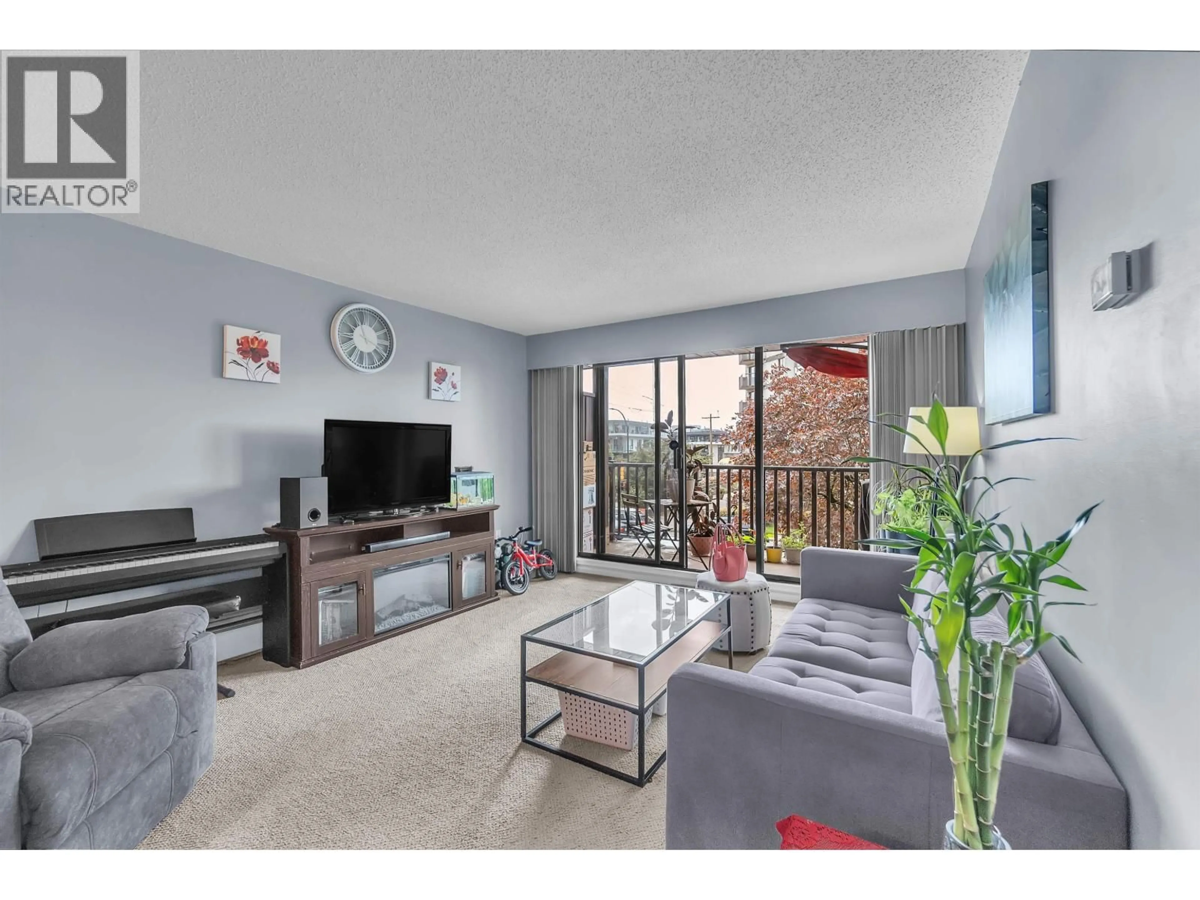 Living room with furniture, unknown for 107 - 170 3RD STREET, North Vancouver British Columbia V7L1E6