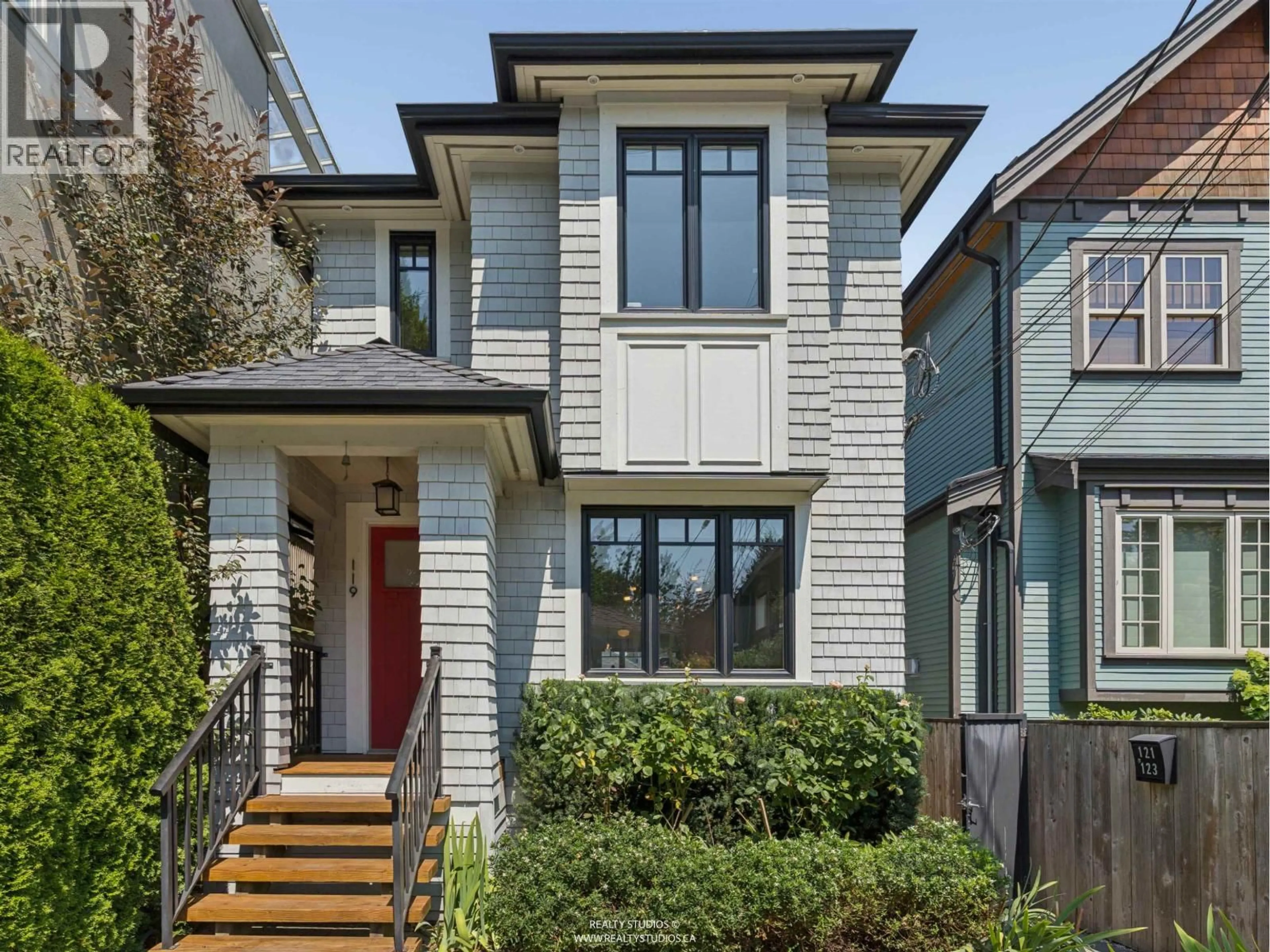 Home with brick exterior material, street for 119 27TH AVENUE, Vancouver British Columbia V5V2K5