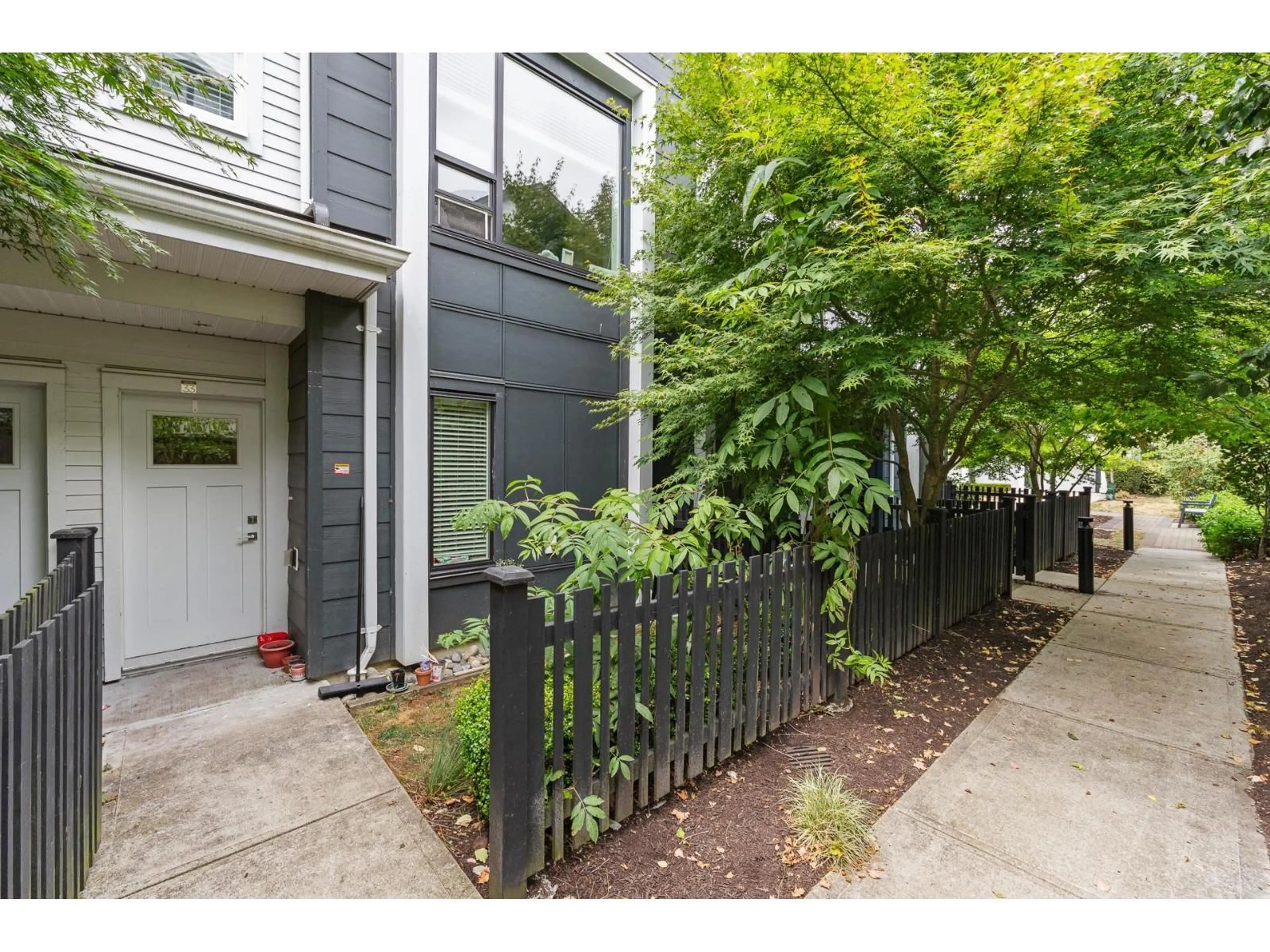 Unknown for 33 - 16337 23A AVENUE, Surrey British Columbia V3Z0S3