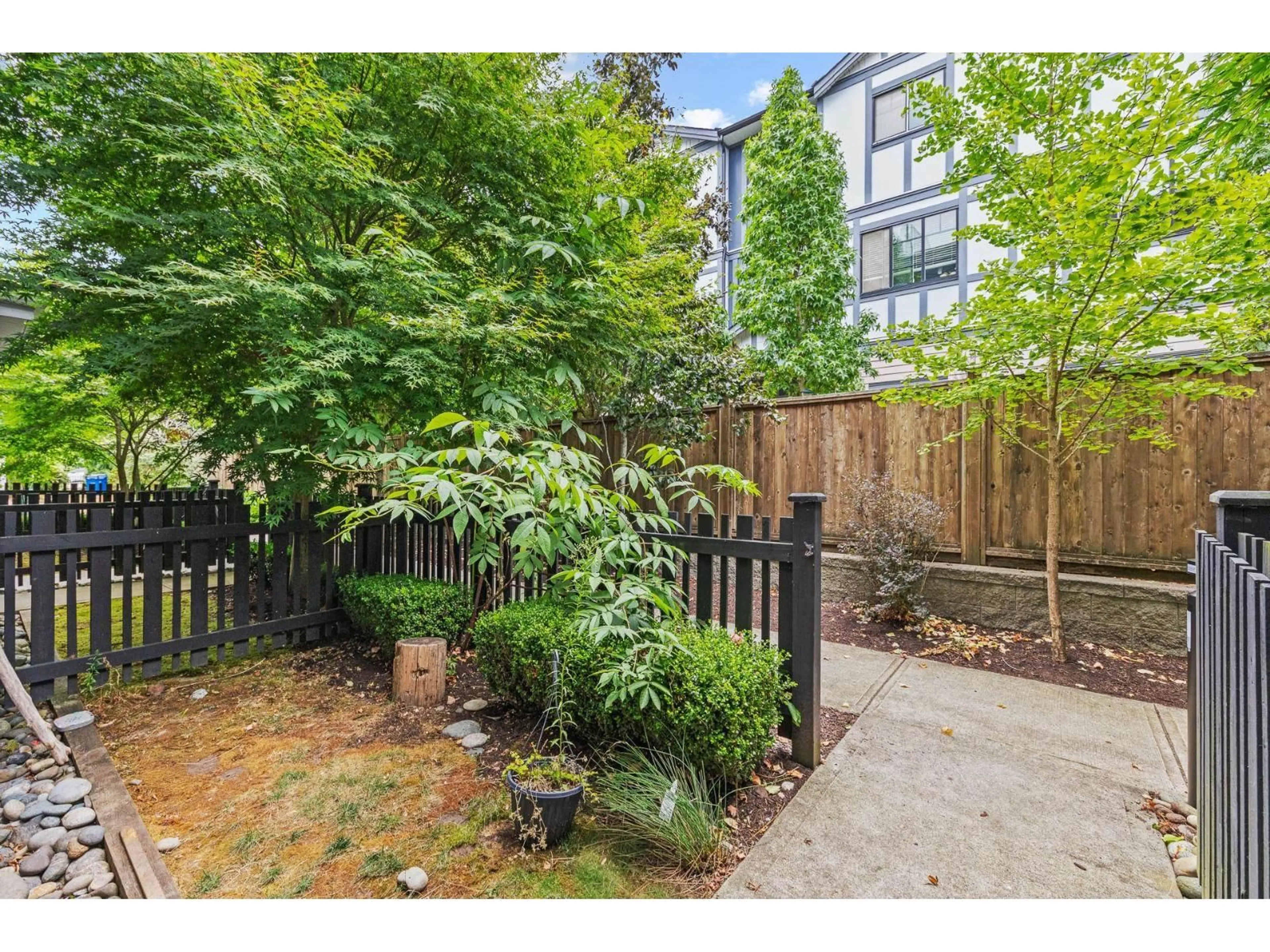 Patio, street for 33 - 16337 23A AVENUE, Surrey British Columbia V3Z0S3