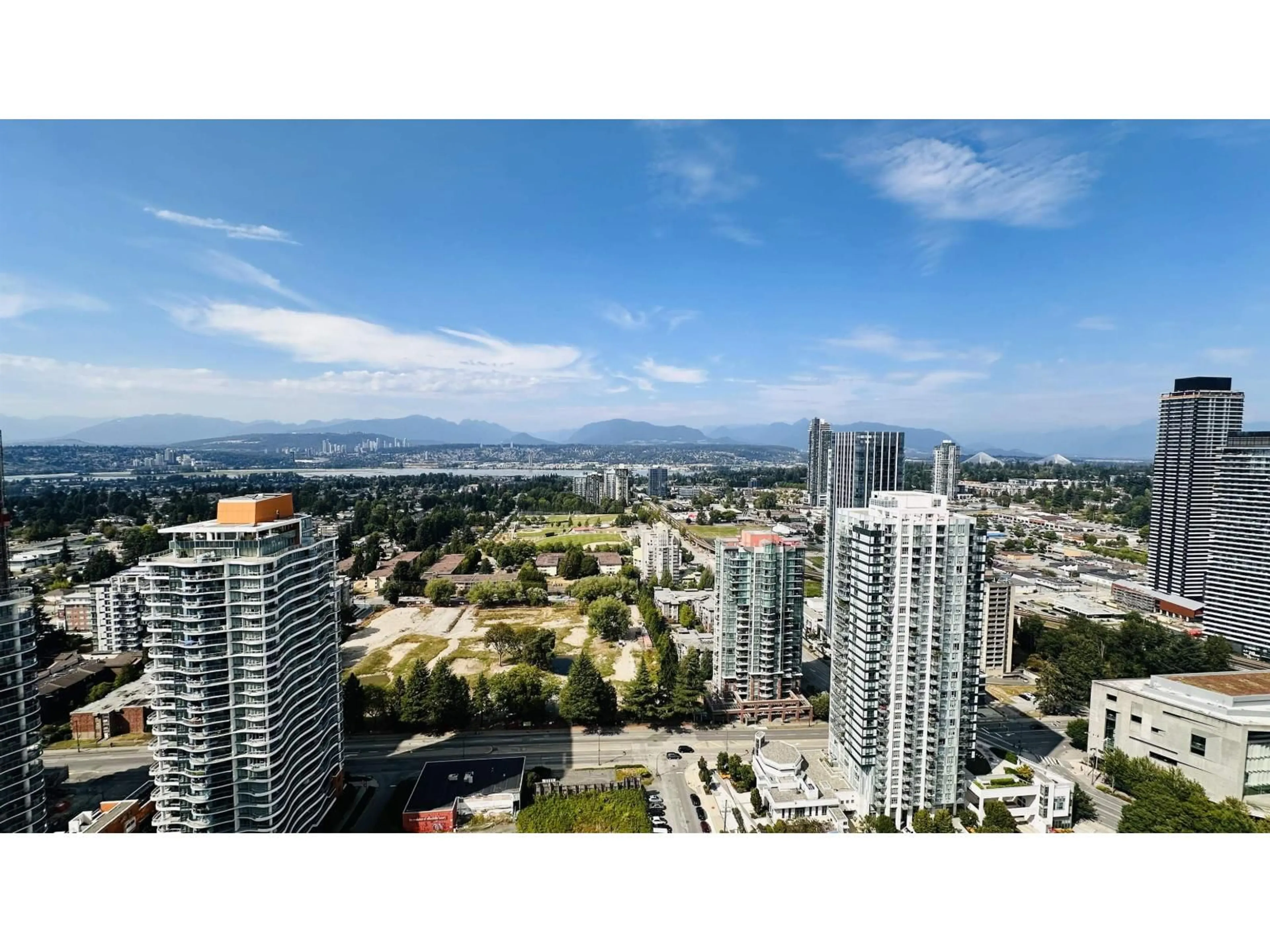 A pic from outside/outdoor area/front of a property/back of a property/a pic from drone, city buildings view from balcony for 3402 - 13350 CENTRAL AVENUE, Surrey British Columbia V3T0S1