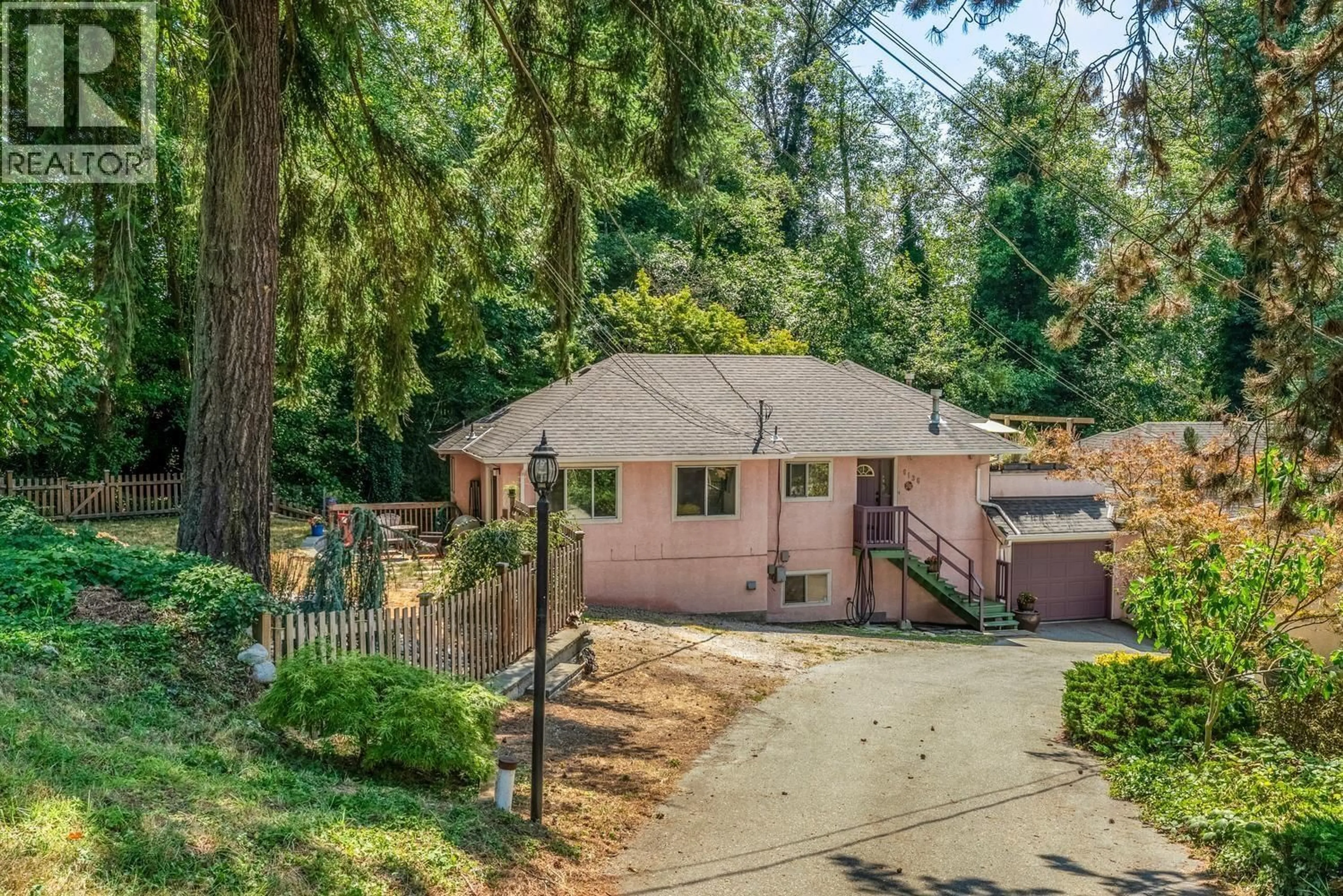 A pic from outside/outdoor area/front of a property/back of a property/a pic from drone, street for 6136 MARINE DRIVE, Burnaby British Columbia V3N2Y1
