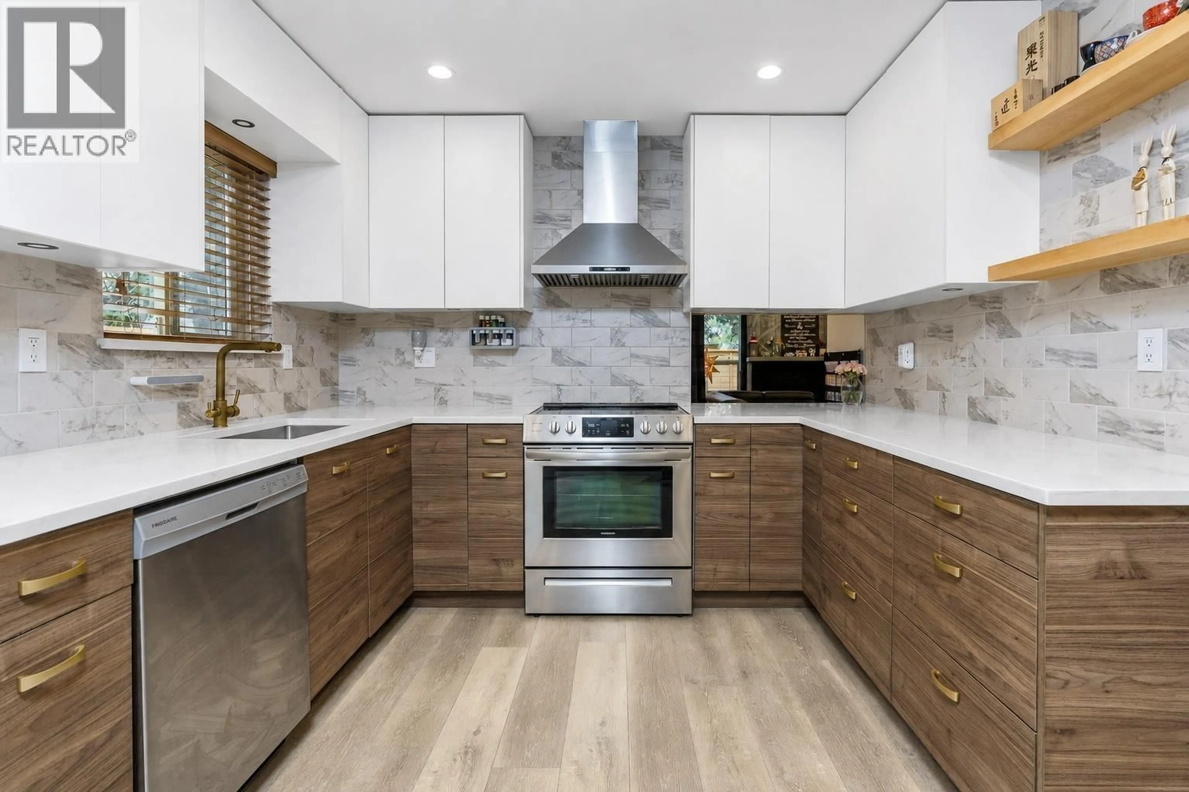 Contemporary kitchen, unknown for 86 - 6880 LUCAS ROAD, Richmond British Columbia V7C4T8
