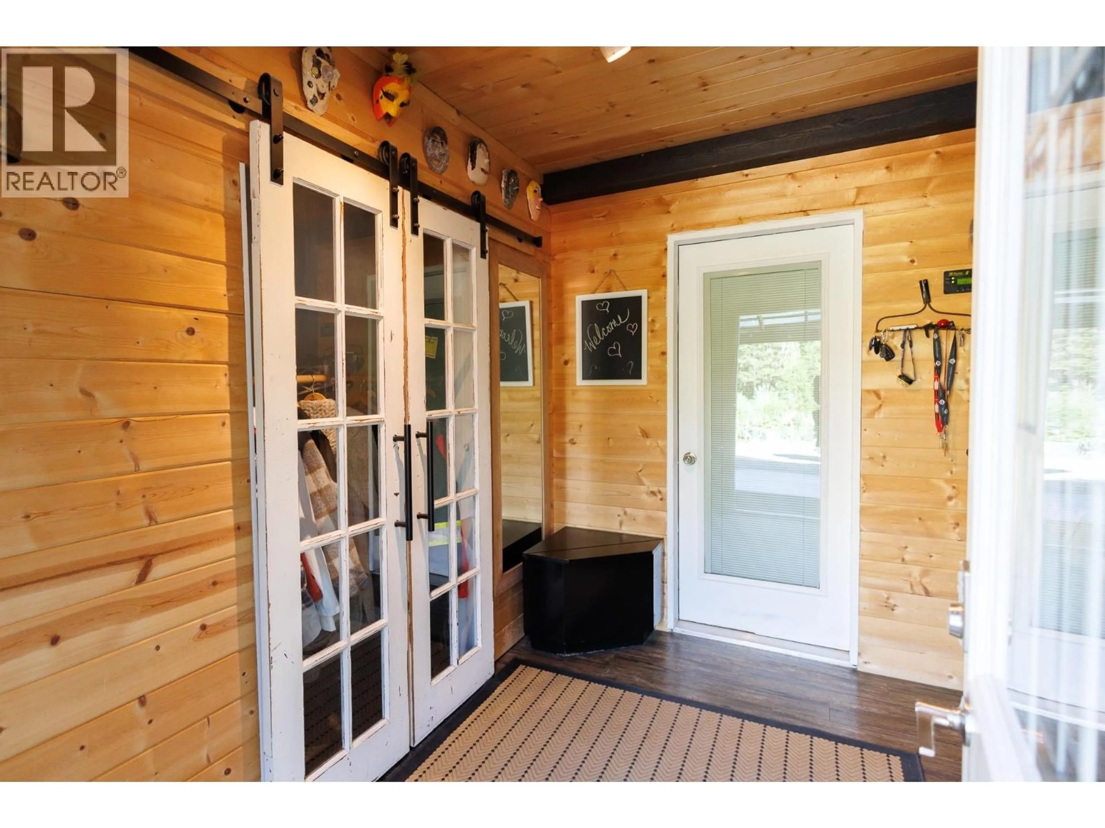 Indoor entryway for 20519 16 HIGHWAY, Terrace British Columbia V0J1G0