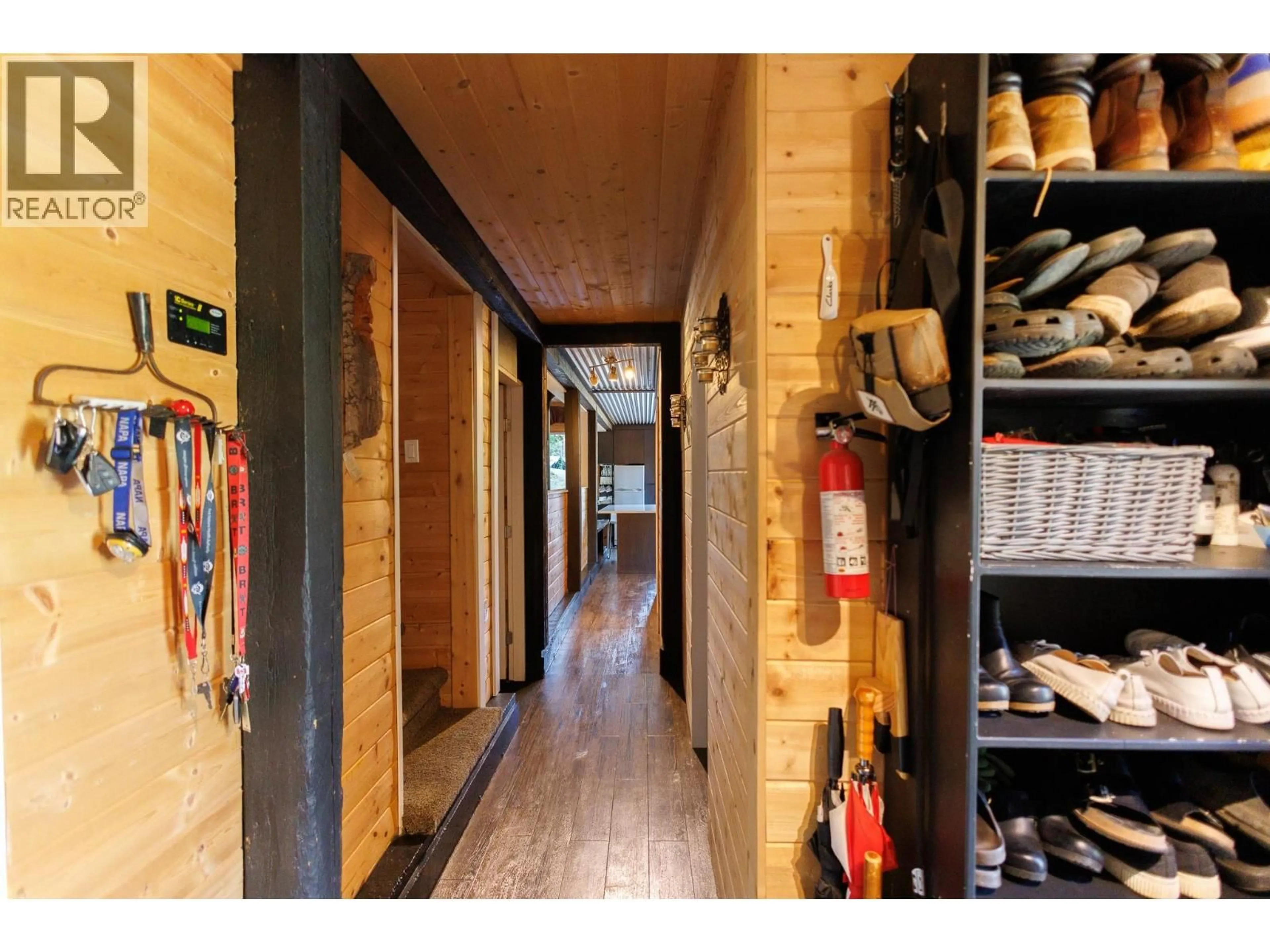 Indoor entryway for 20519 16 HIGHWAY, Terrace British Columbia V0J1G0