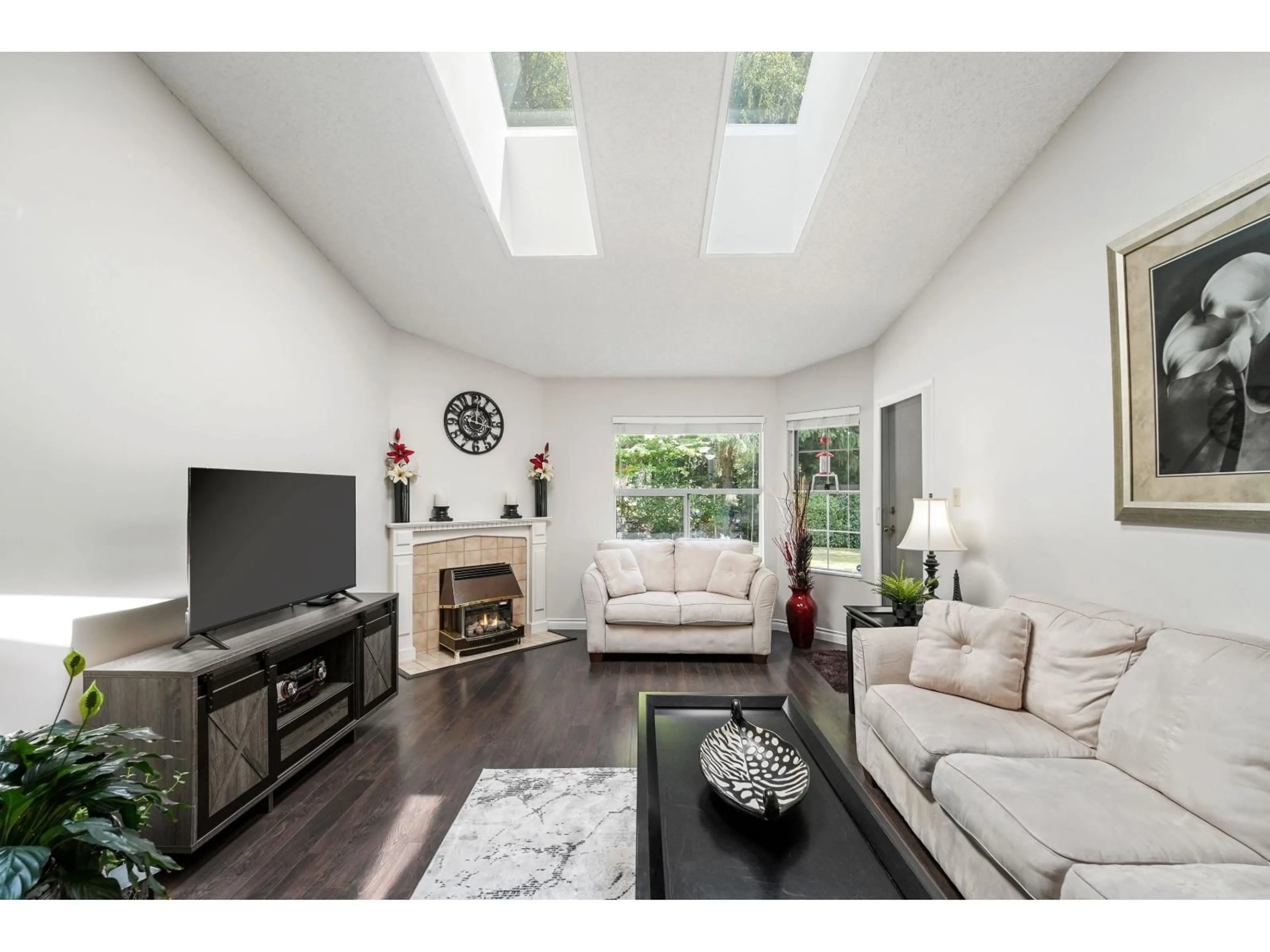Living room with furniture, unknown for 21 - 6537 138 STREET, Surrey British Columbia V3W0C3