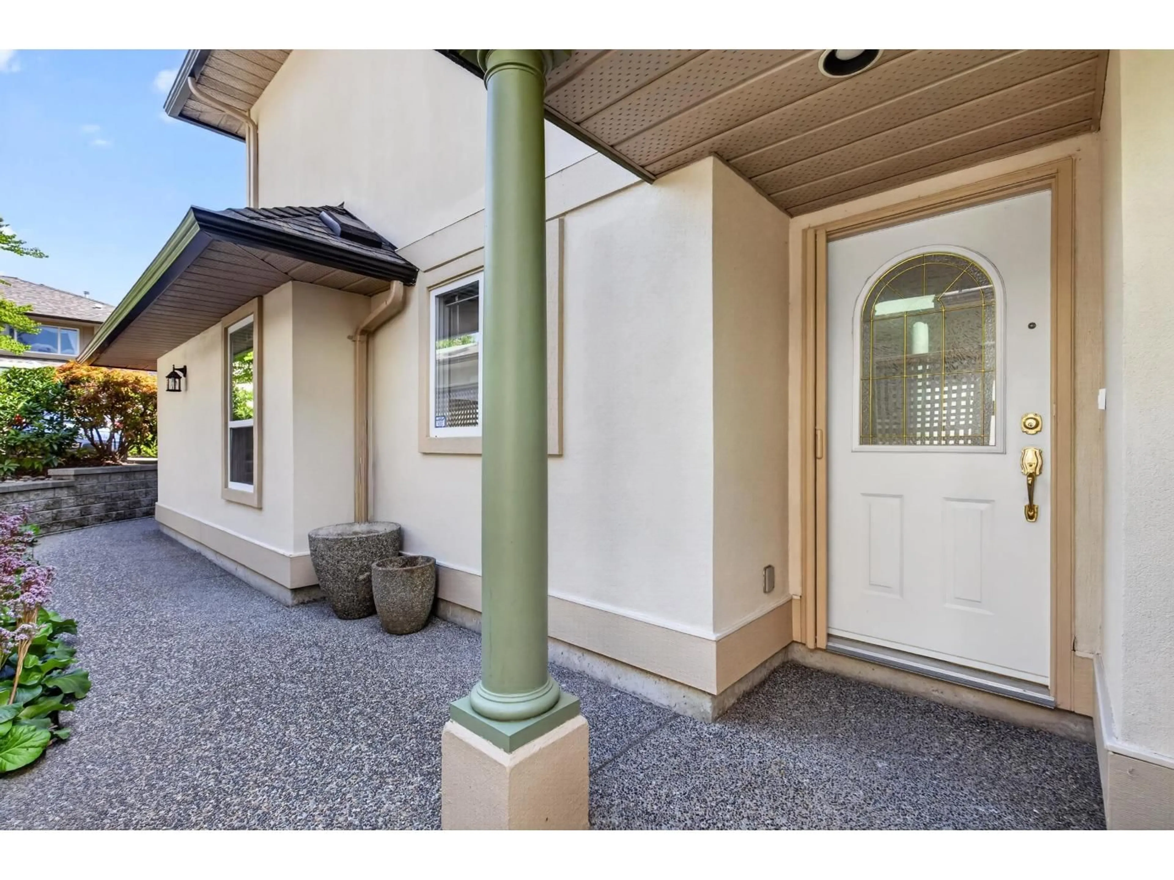 Indoor entryway for 249 - 13888 70 AVENUE, Surrey British Columbia V3W0R8