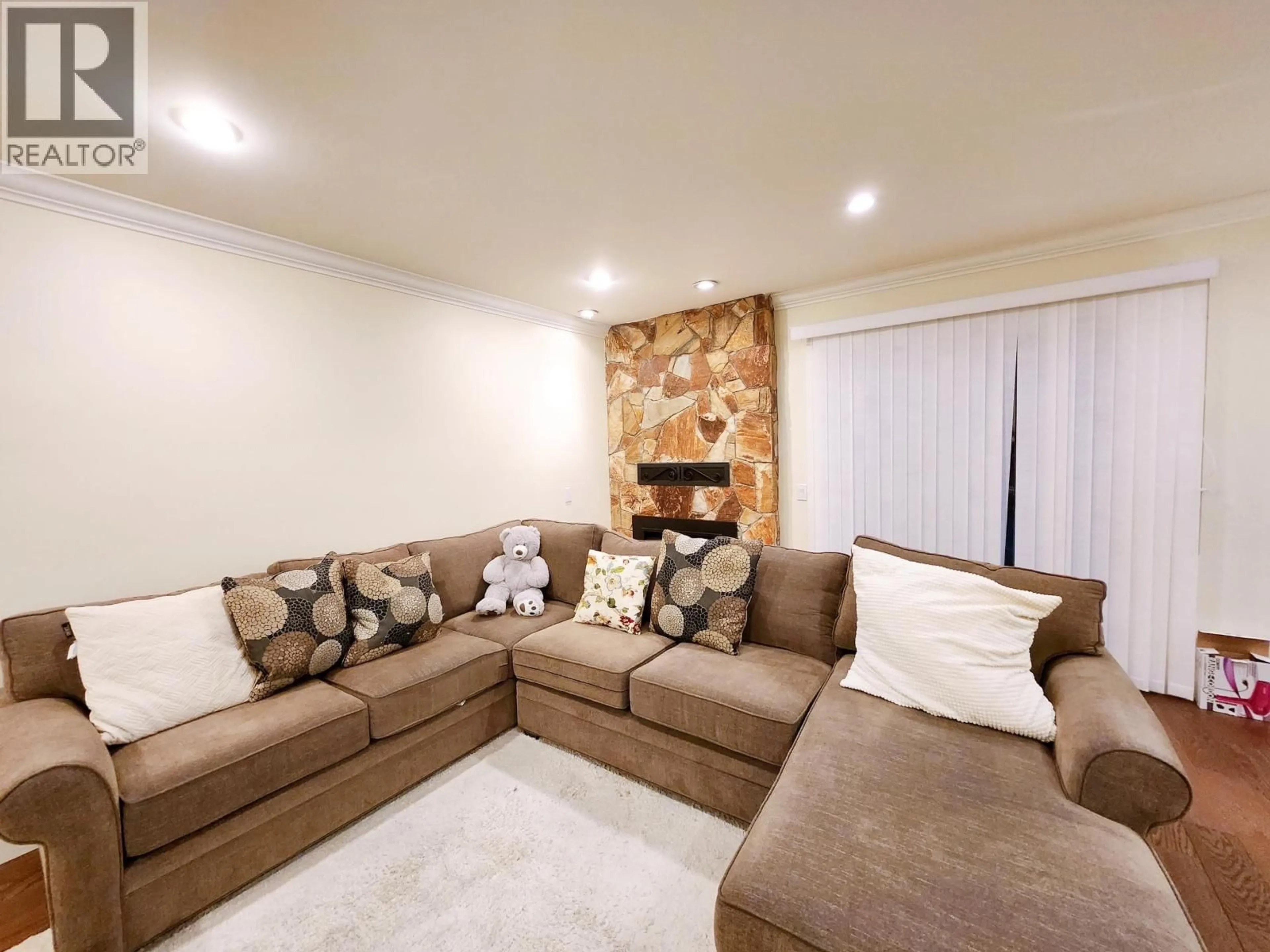 Living room with furniture, unknown for 5255 TURQUOISE DRIVE, Richmond British Columbia V7C4Z6