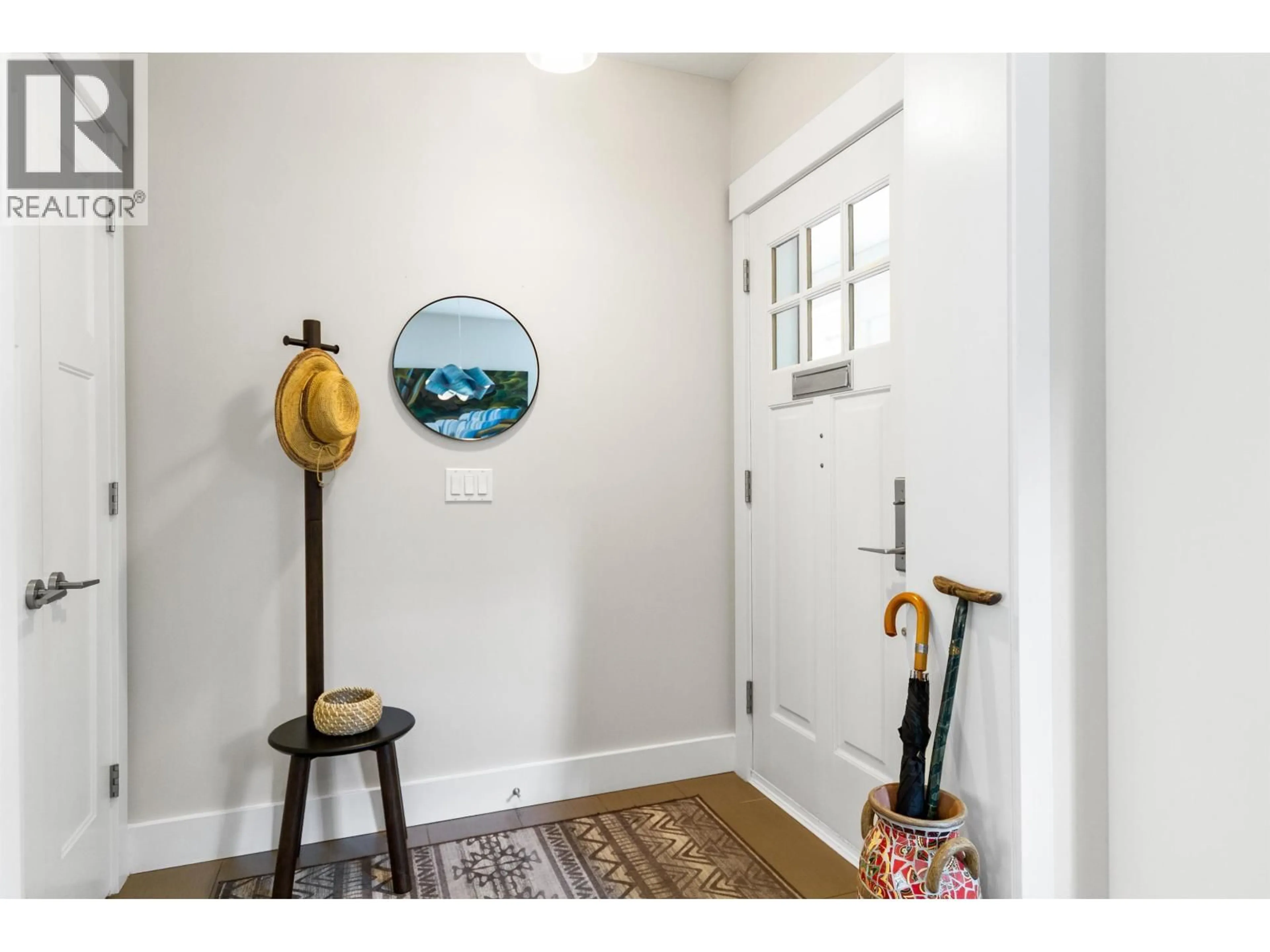 Indoor entryway for 2416 8TH AVENUE, Vancouver British Columbia V6K2B1