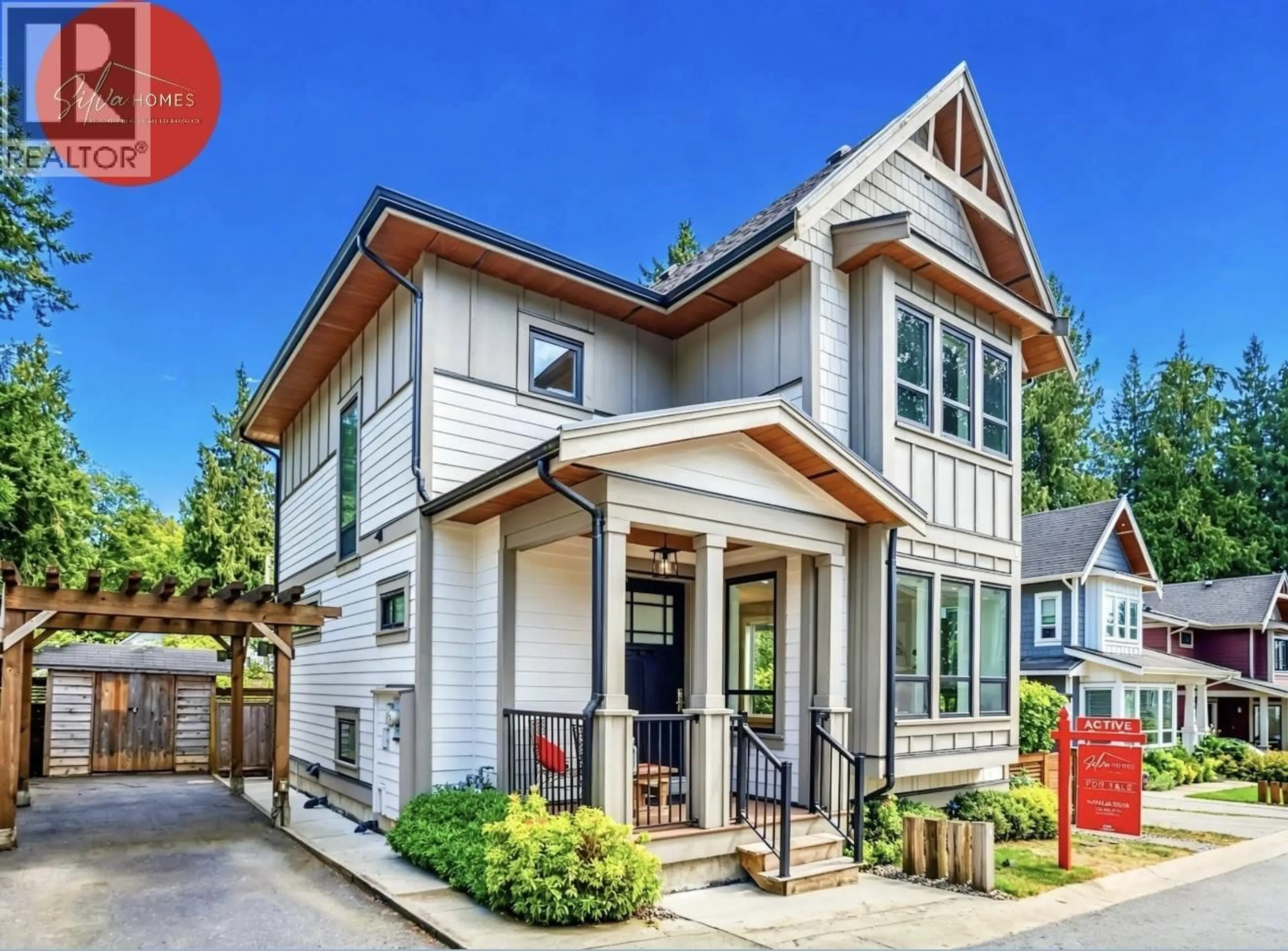Home with vinyl exterior material, street for 2020 CARSON COURT, North Vancouver British Columbia V7M0E1