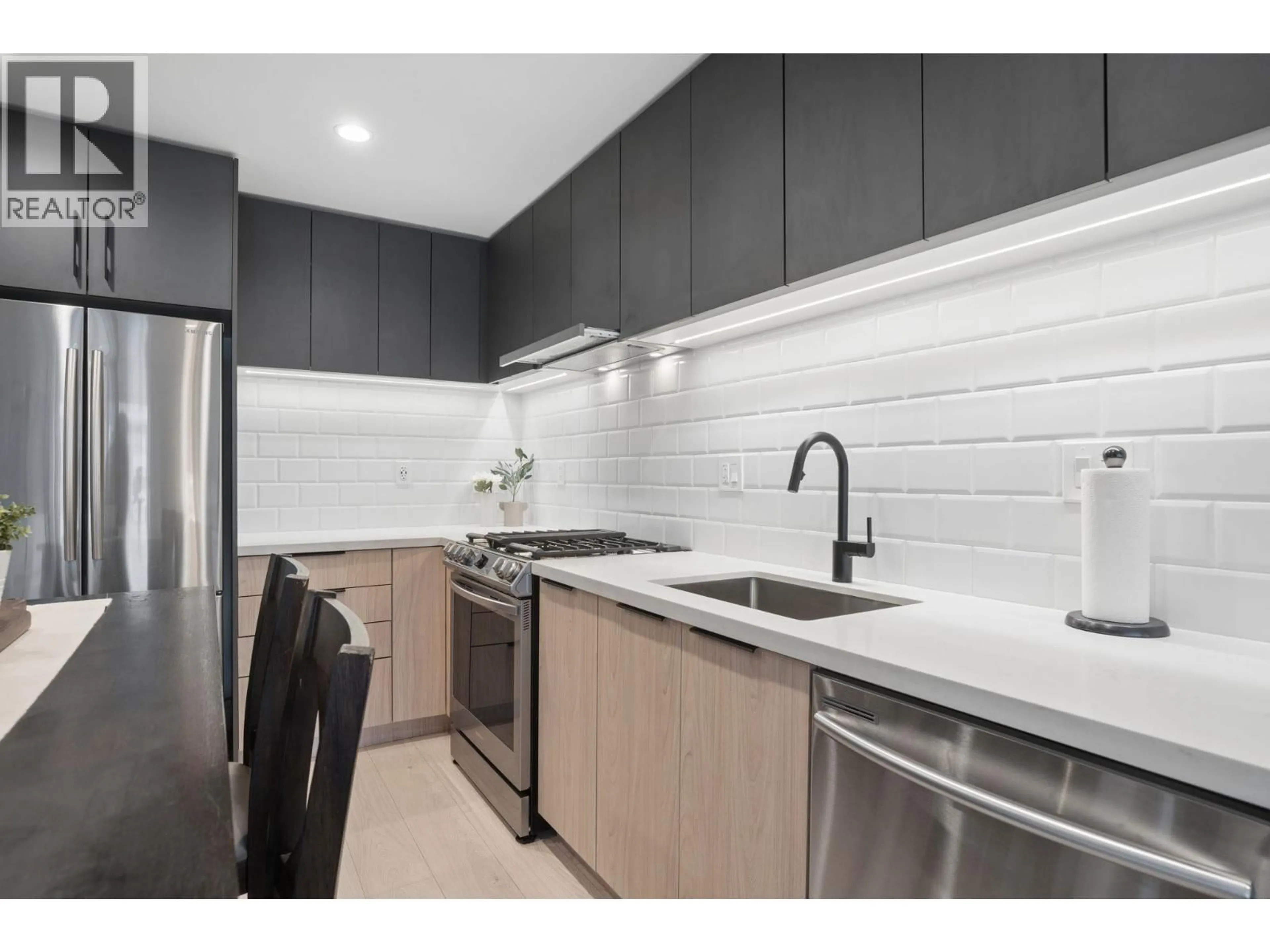 Standard kitchen, ceramic/tile floor for 413 - 3038 ST GEORGE STREET, Port Moody British Columbia V3H0L3