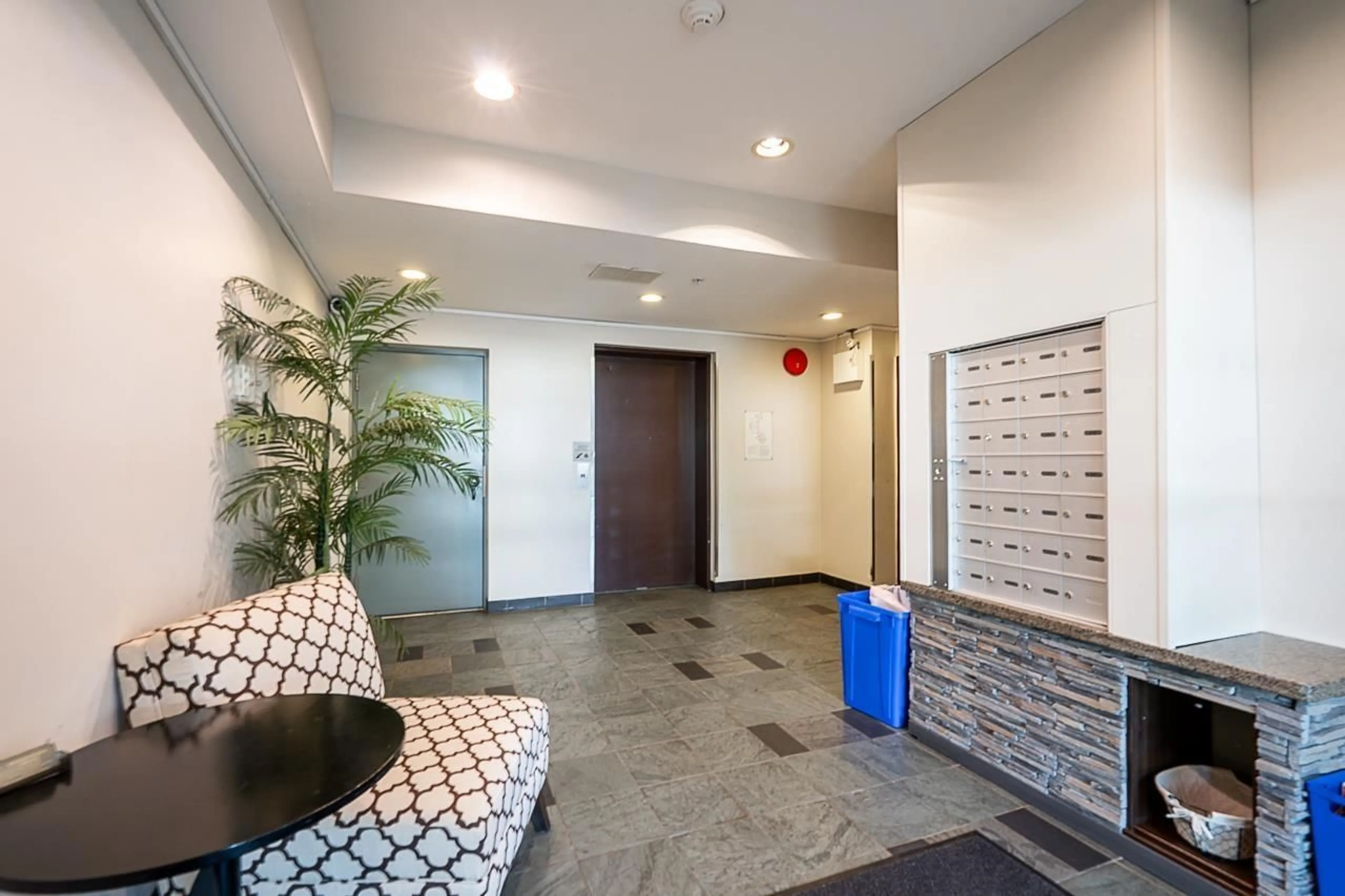 Indoor foyer for 408 - 6390 196 STREET, Langley British Columbia V2Y1J2