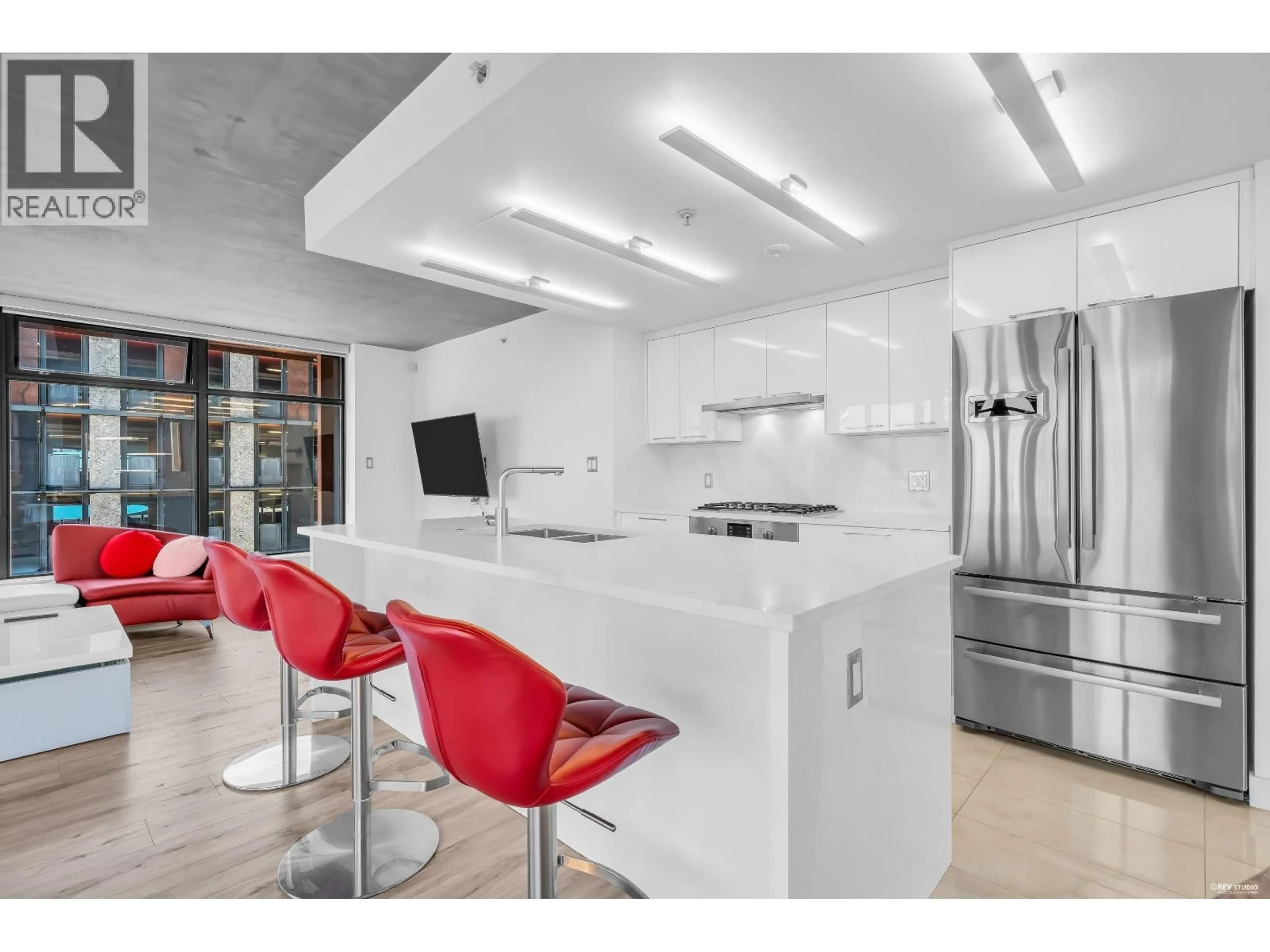 Open concept kitchen, ceramic/tile floor for 610 - 128 CORDOVA STREET, Vancouver British Columbia V6B0E6