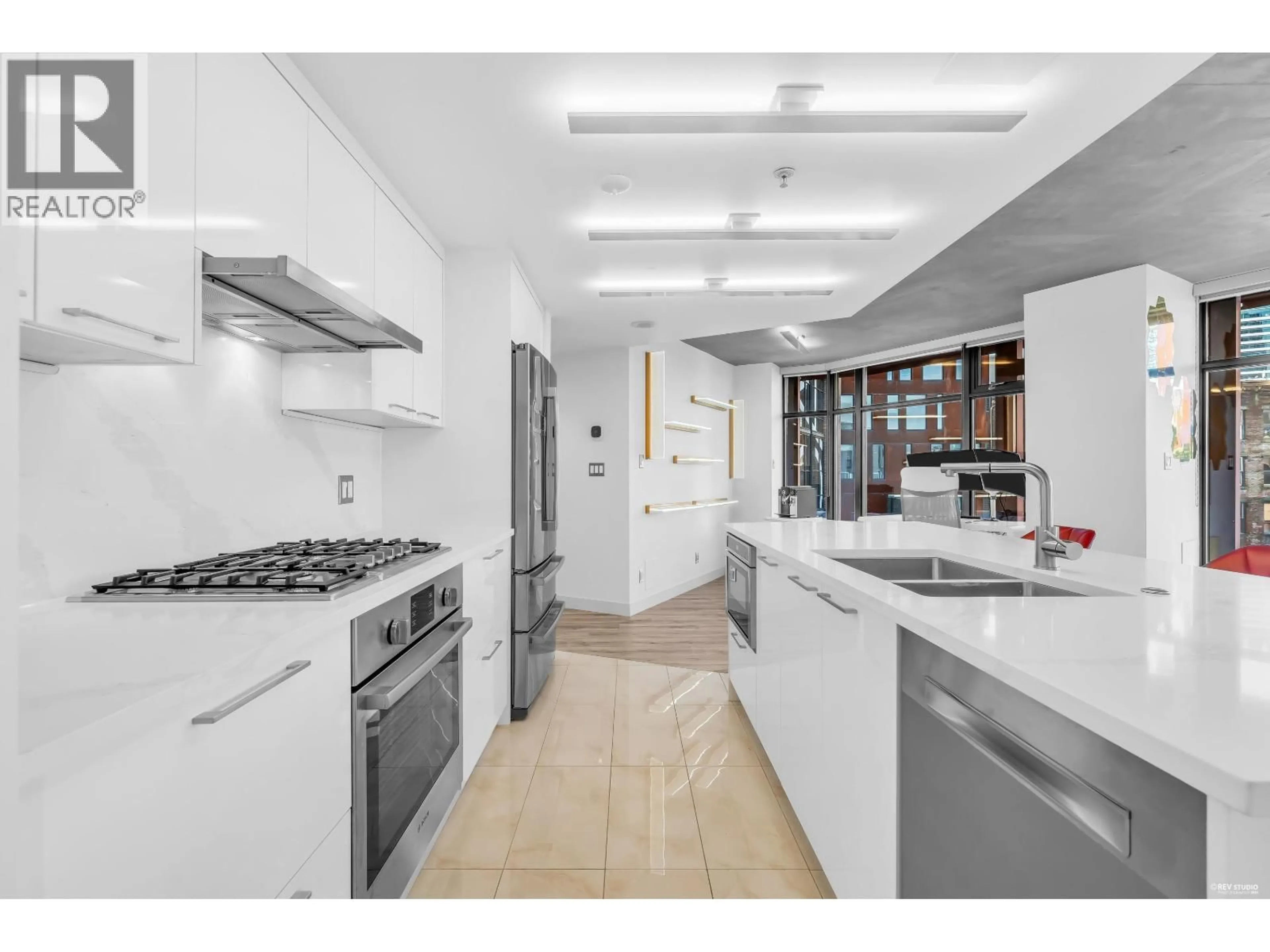 Standard kitchen, unknown for 610 - 128 CORDOVA STREET, Vancouver British Columbia V6B0E6