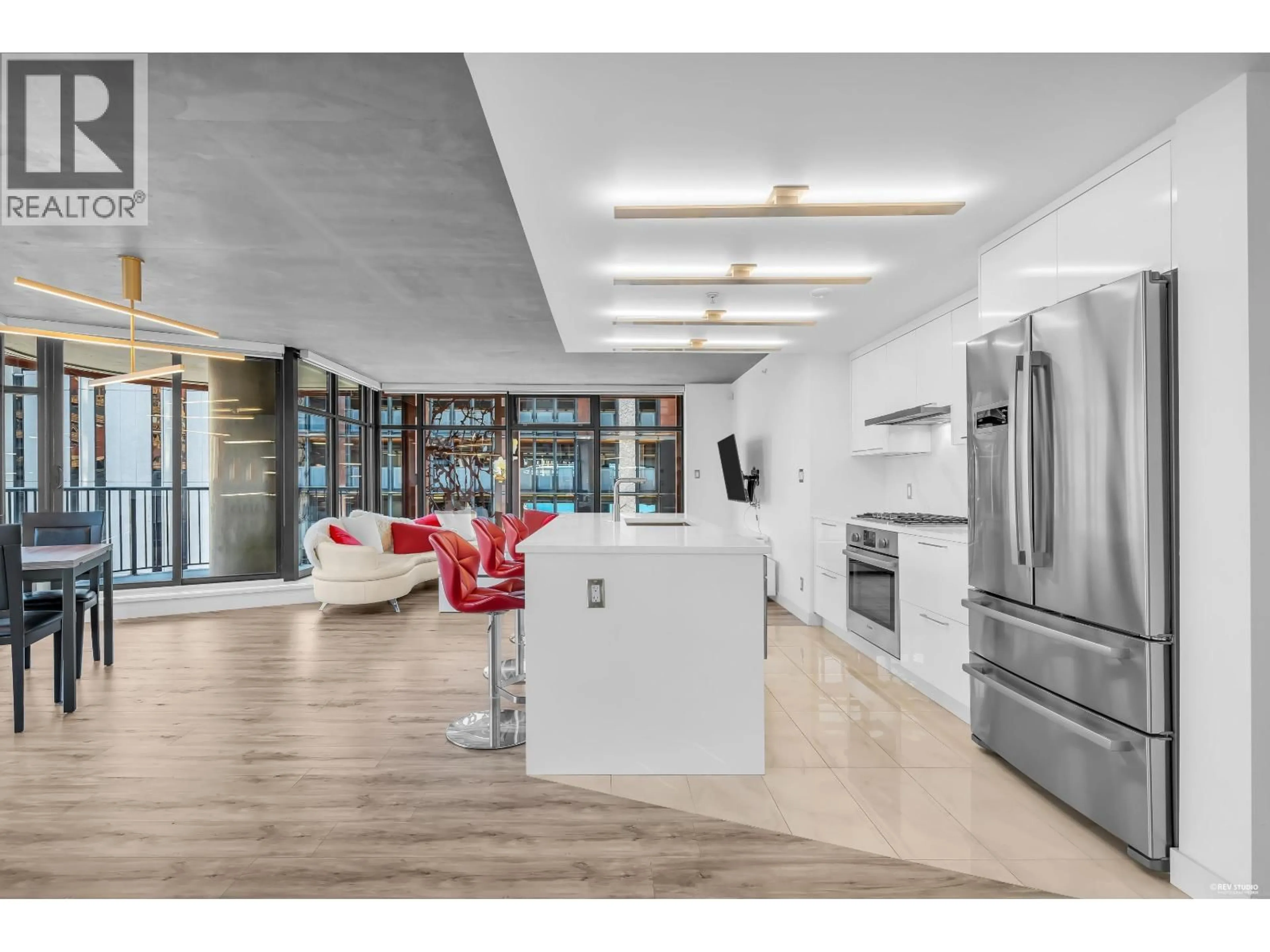 Open concept kitchen, ceramic/tile floor for 610 - 128 CORDOVA STREET, Vancouver British Columbia V6B0E6