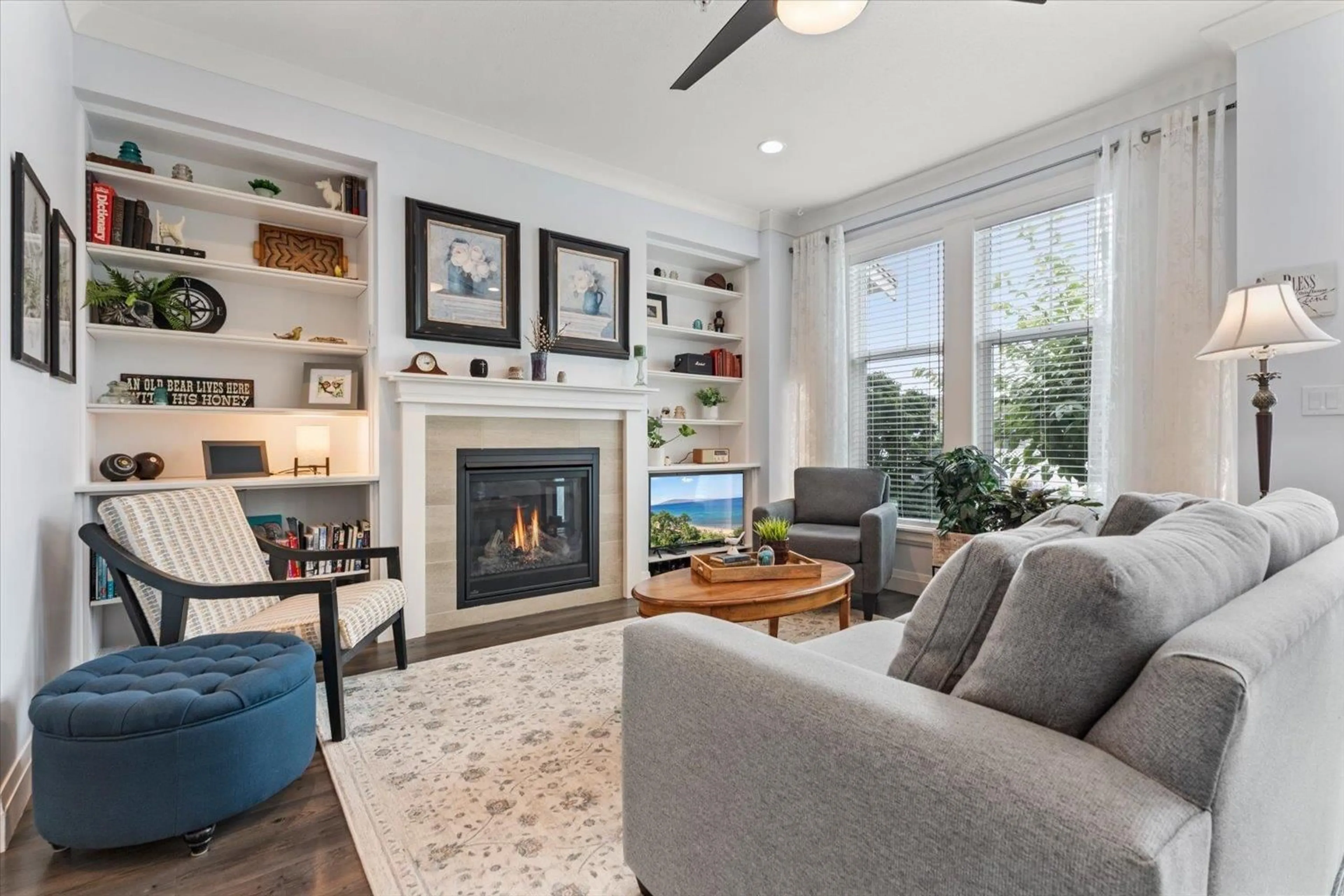 Living room with furniture, unknown for 5436 PEACH ROAD, Chilliwack British Columbia V2R0Z6