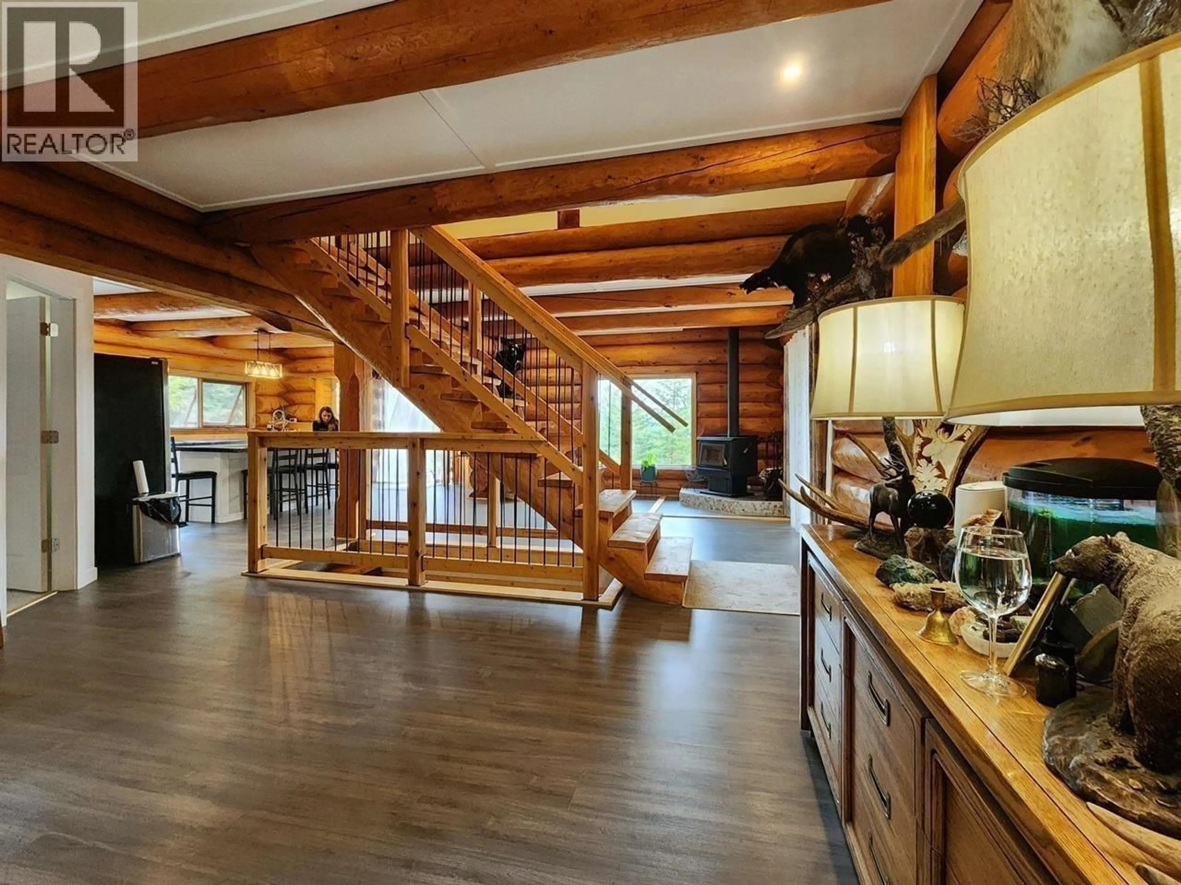 Indoor foyer for 6847 FAWN LK AC01 ROAD, Lone Butte British Columbia V0K1X1