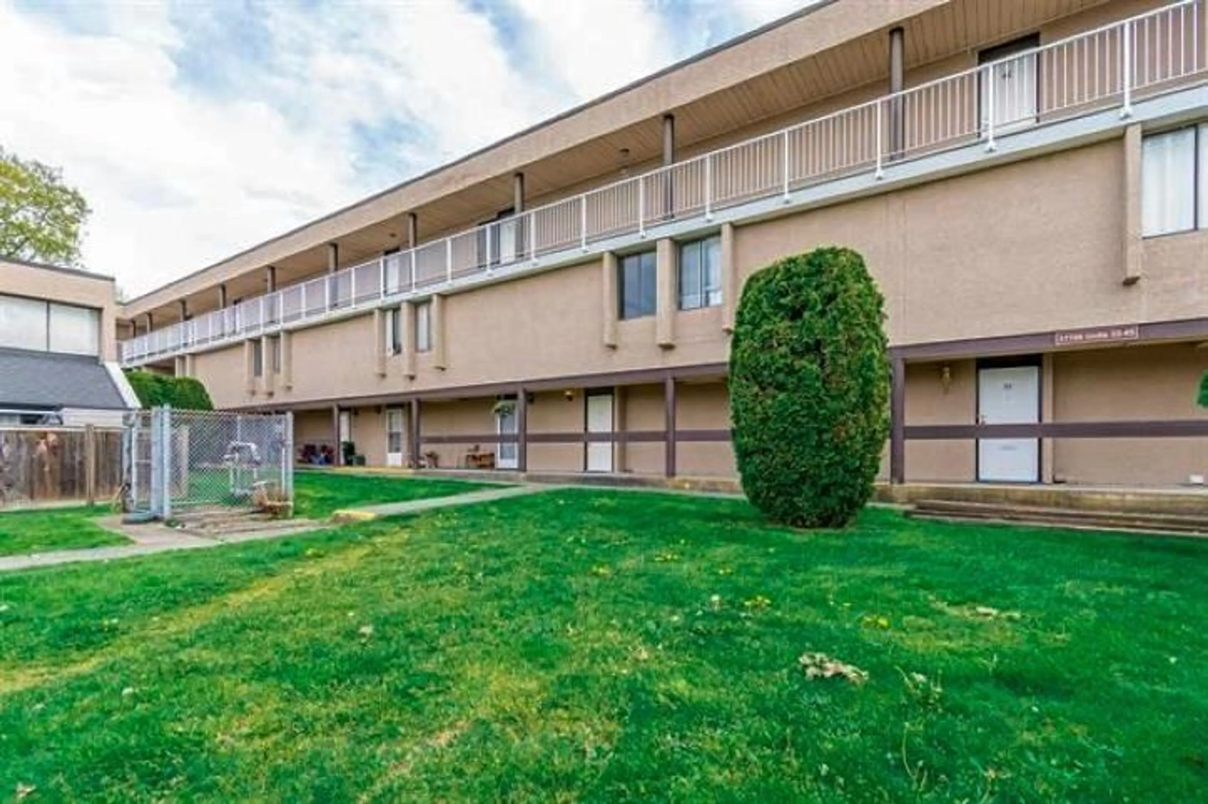 Patio, unknown for 35 - 17706 60 AVENUE, Surrey British Columbia V3S1V2