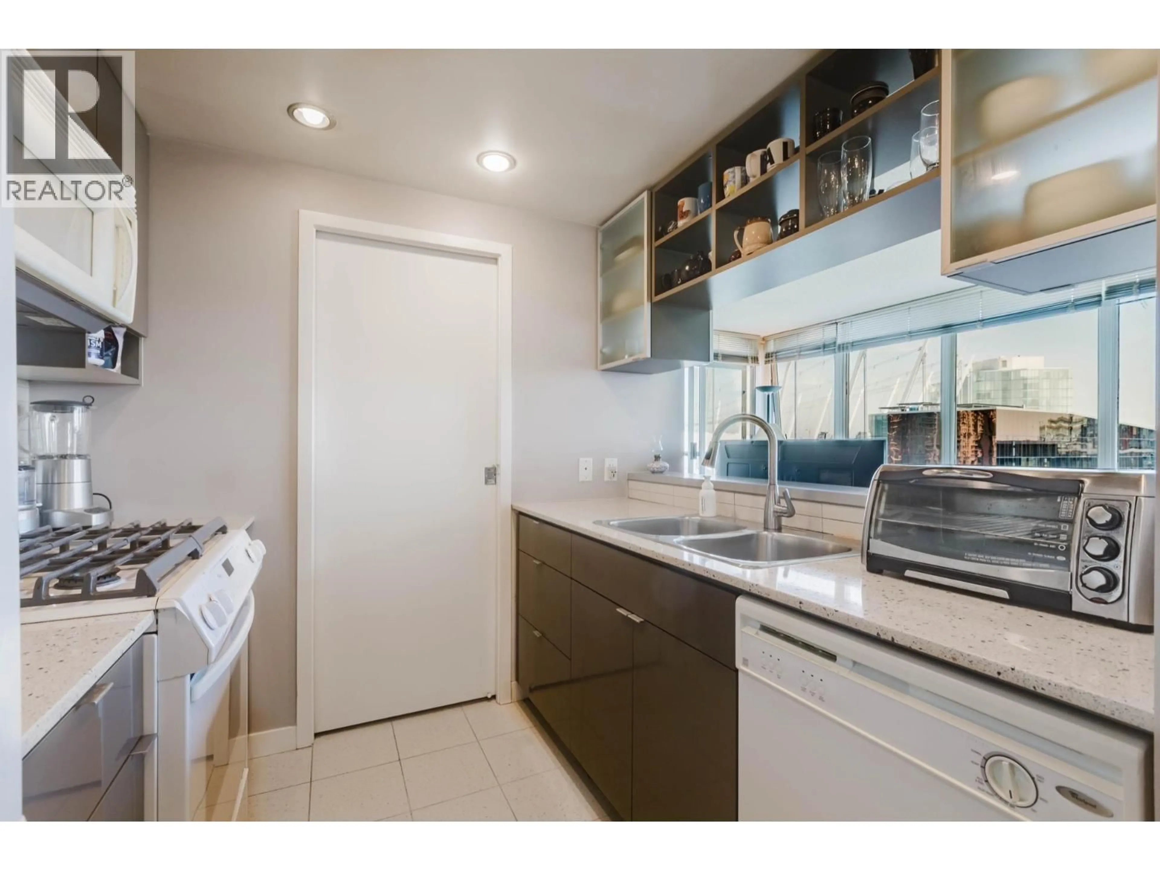Standard kitchen, ceramic/tile floor for 2305 - 928 BEATTY STREET, Vancouver British Columbia V6Z3G6