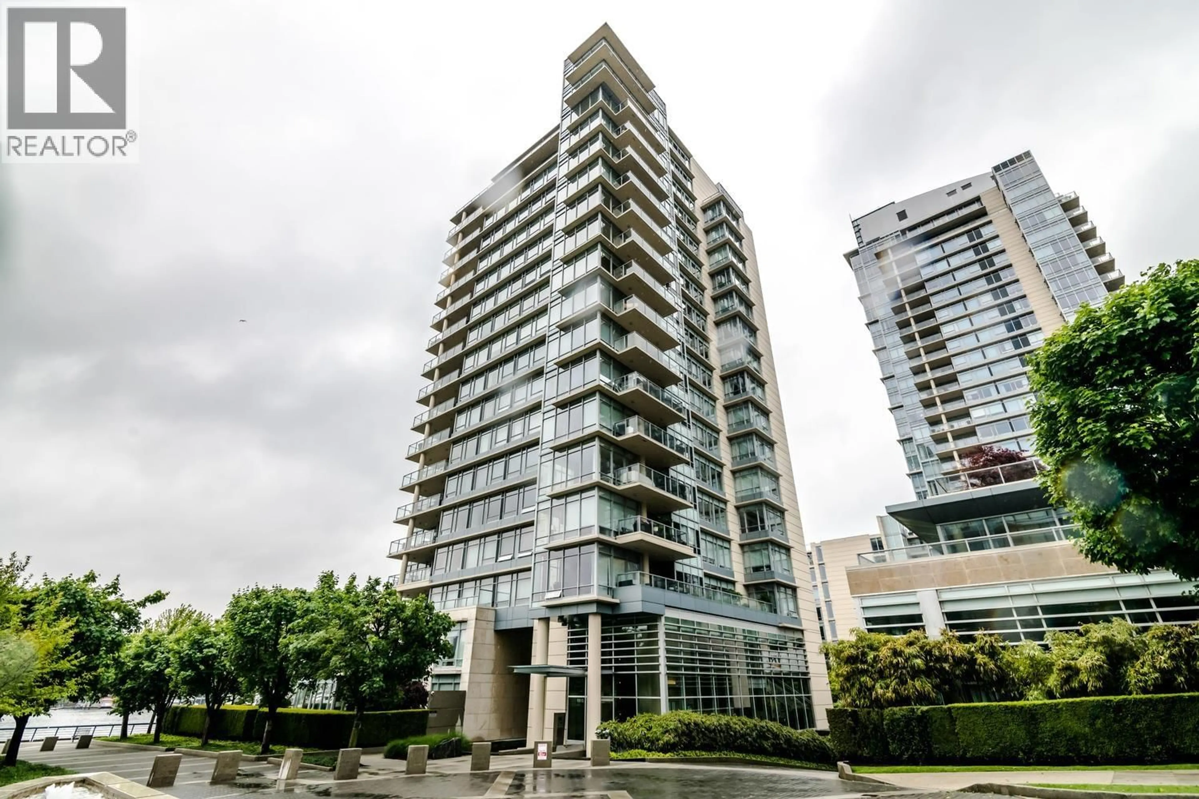 Patio, building for 903 - 1515 HOMER MEWS, Vancouver British Columbia V6Z3E8