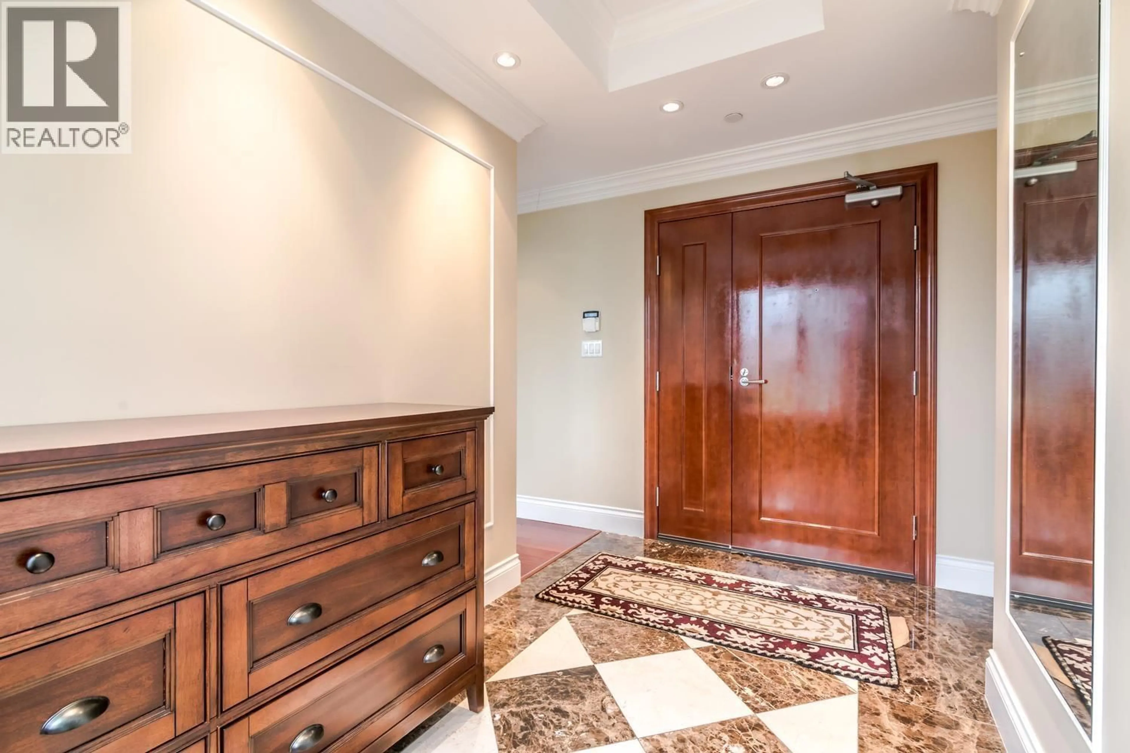 Indoor foyer for 903 - 1515 HOMER MEWS, Vancouver British Columbia V6Z3E8