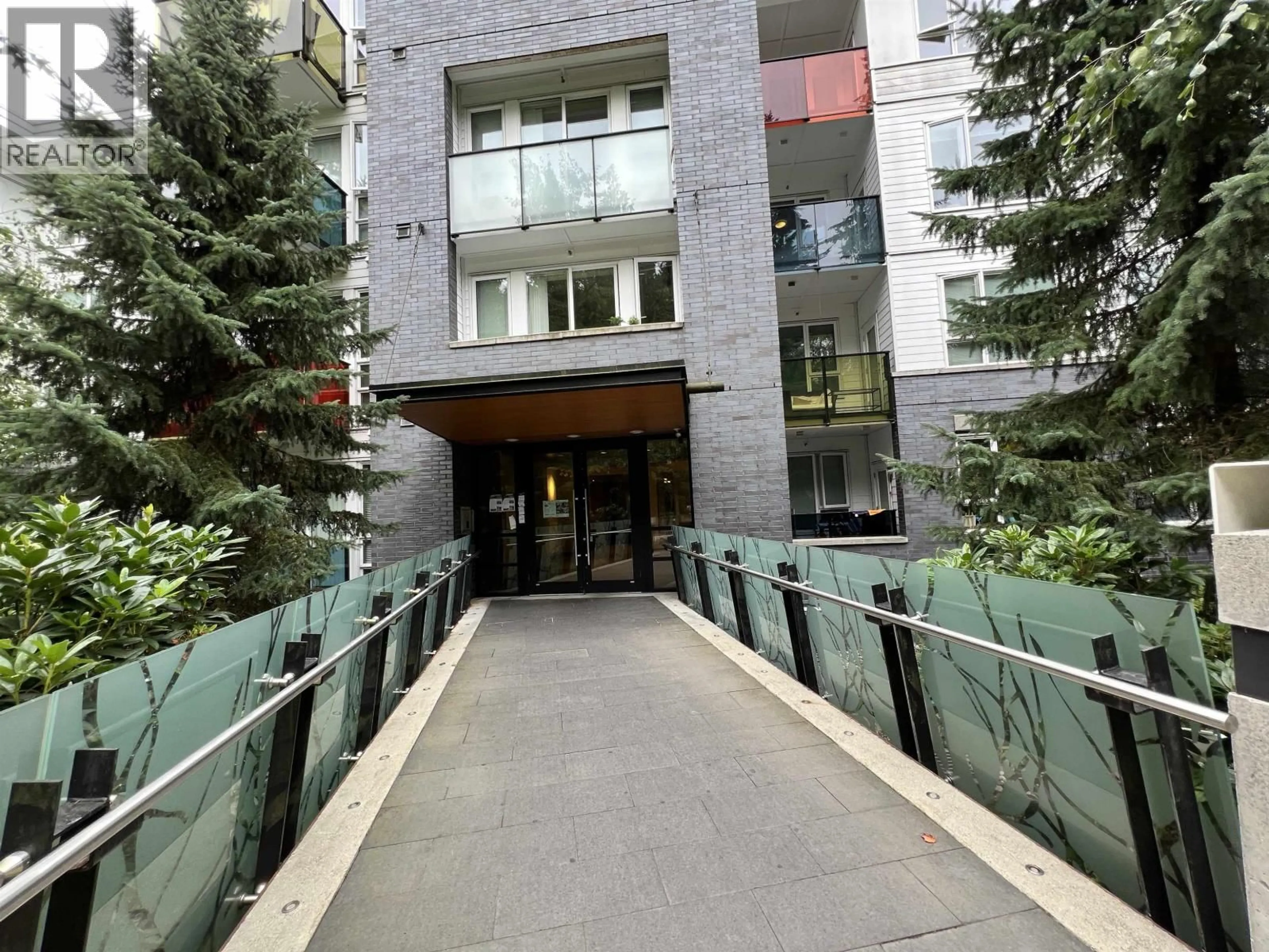 Indoor foyer for PH18 - 9250 UNIVERSITY HIGH STREET, Burnaby British Columbia V5A0B3