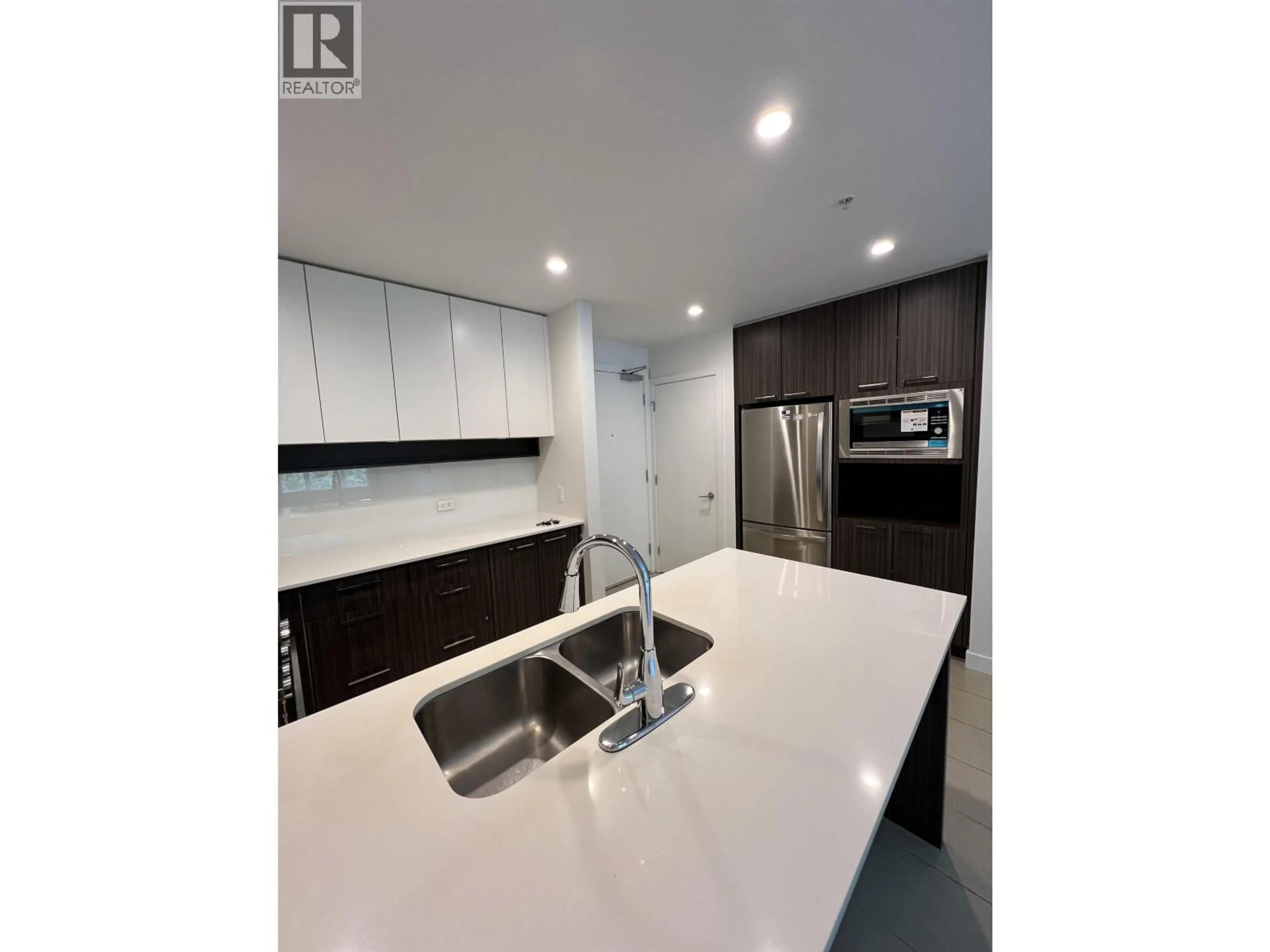 Open concept kitchen, unknown for PH18 - 9250 UNIVERSITY HIGH STREET, Burnaby British Columbia V5A0B3