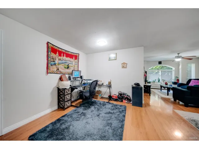 8863 KING GEORGE BOULEVARD, Surrey 3