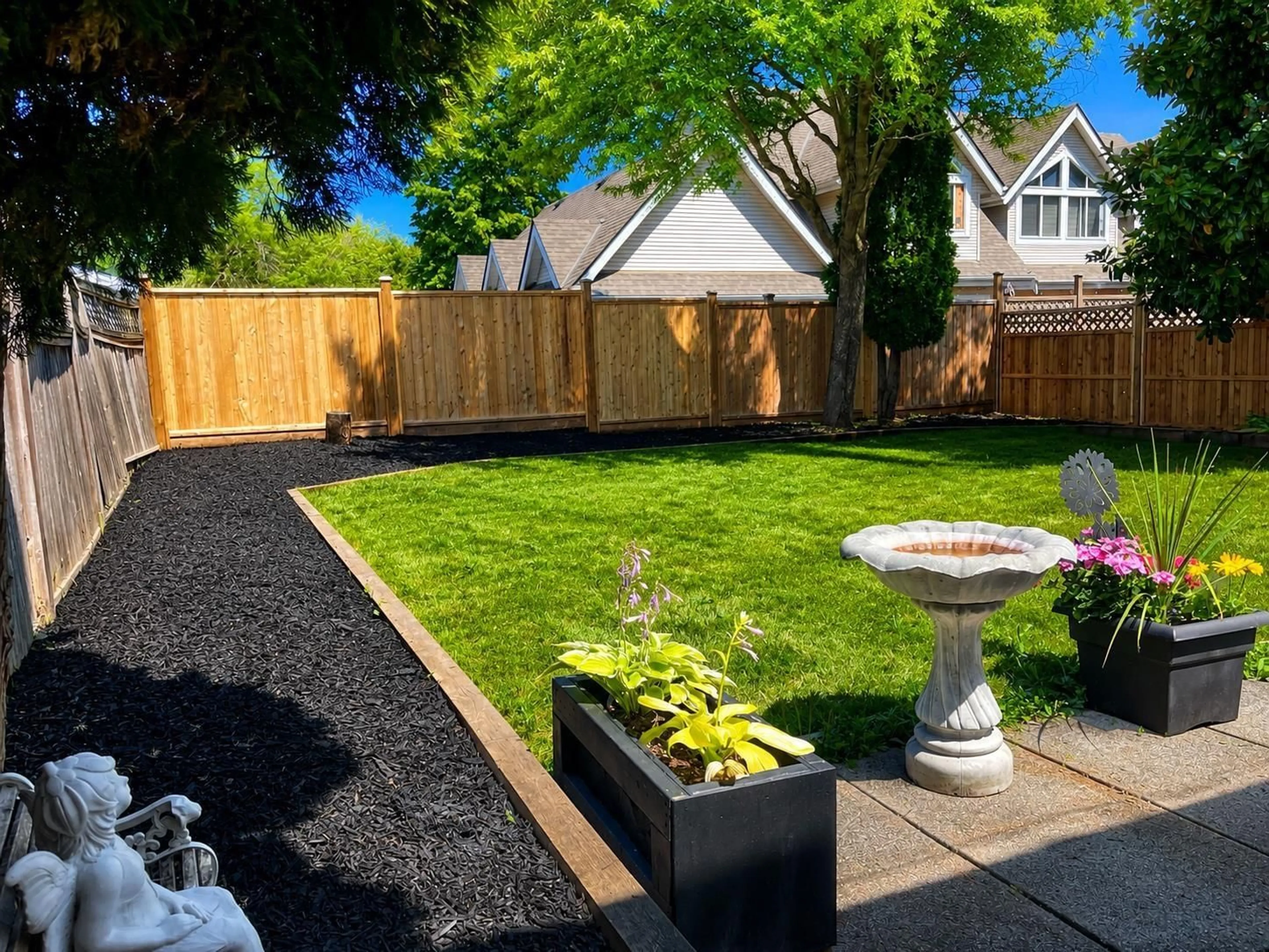 Patio, street for 2283 WILLOUGHBY COURT, Langley British Columbia V3W1K5